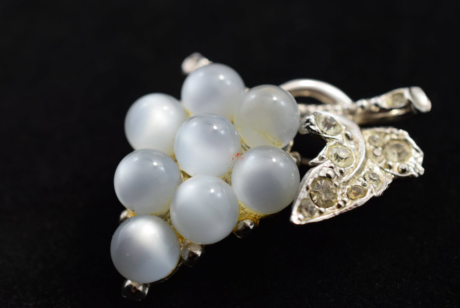 Pearly Blue Cats Eye 1940's Moonstone Rhinestone Brooch Pin 2 1/8" Vintage Lot # KN105 (1 of 2)
