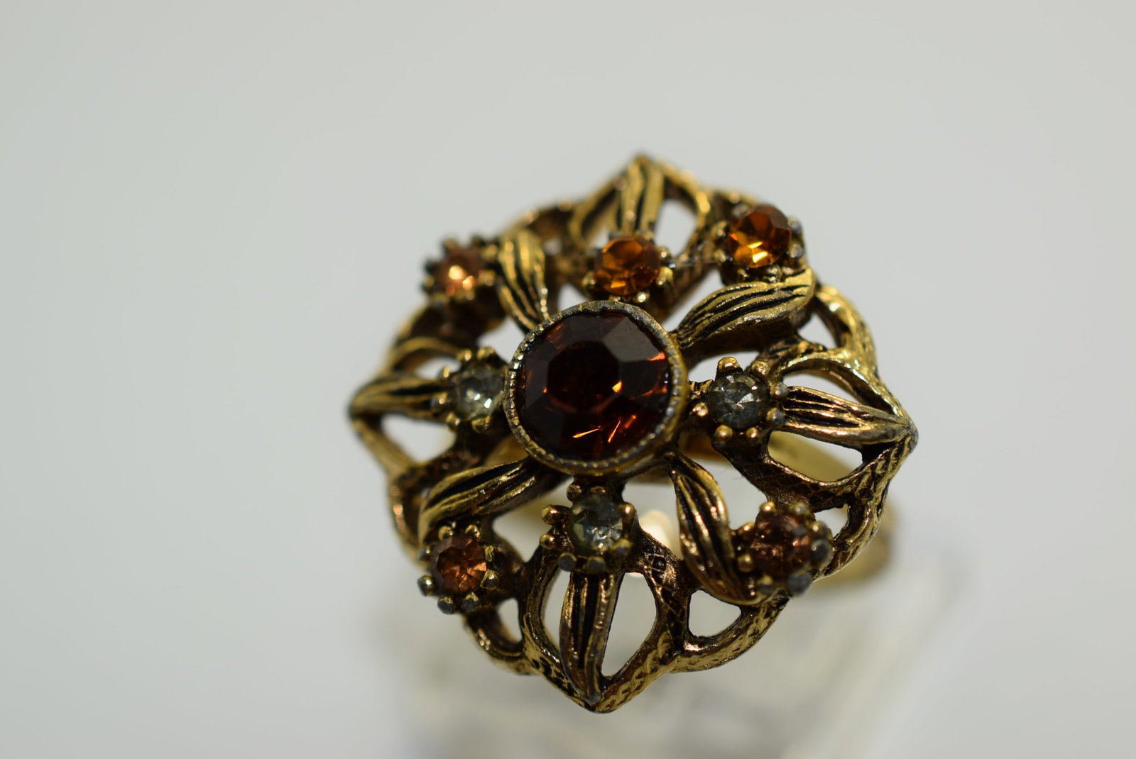 Sarah Coventry Ring Size 8 one size sizeable 1940's Vintage Lot # KN 113: Sarah Coventry Ring Size 8 one size sizeable 1940's Vintage