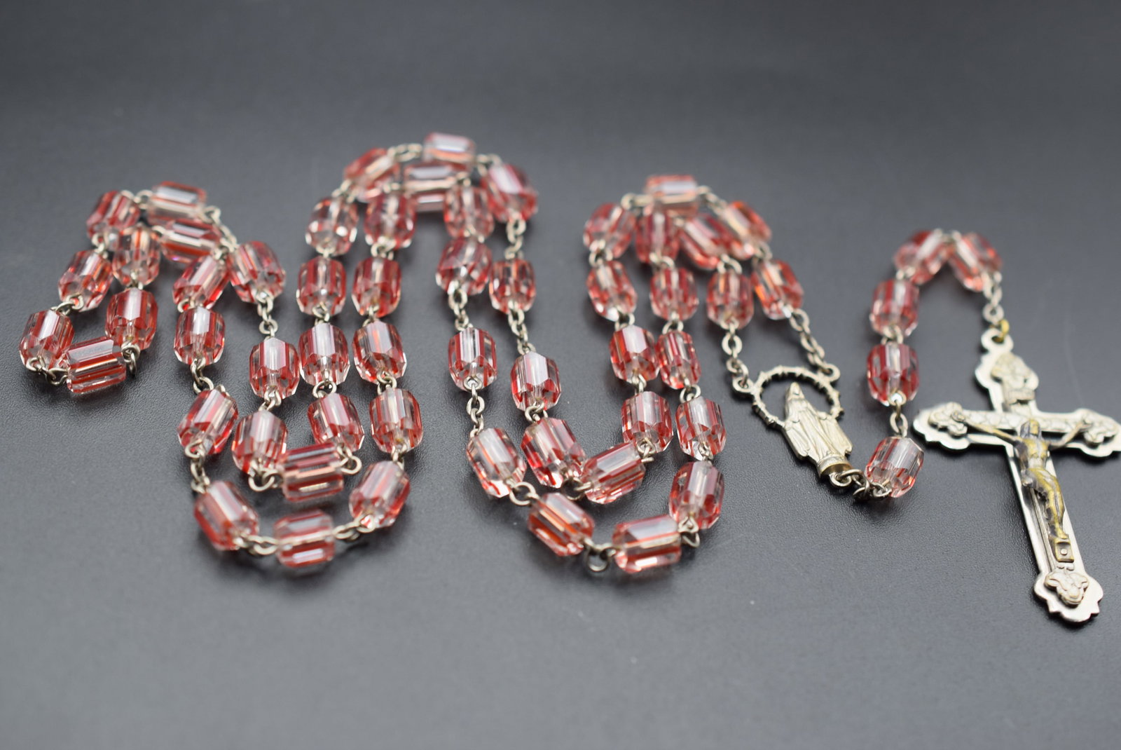 Striped Crystal Vintage Rosary 22" Hanging Length Outstanding Lot HK 114: Striped Crystal Vintage Rosary 22" Hanging Length Outstanding