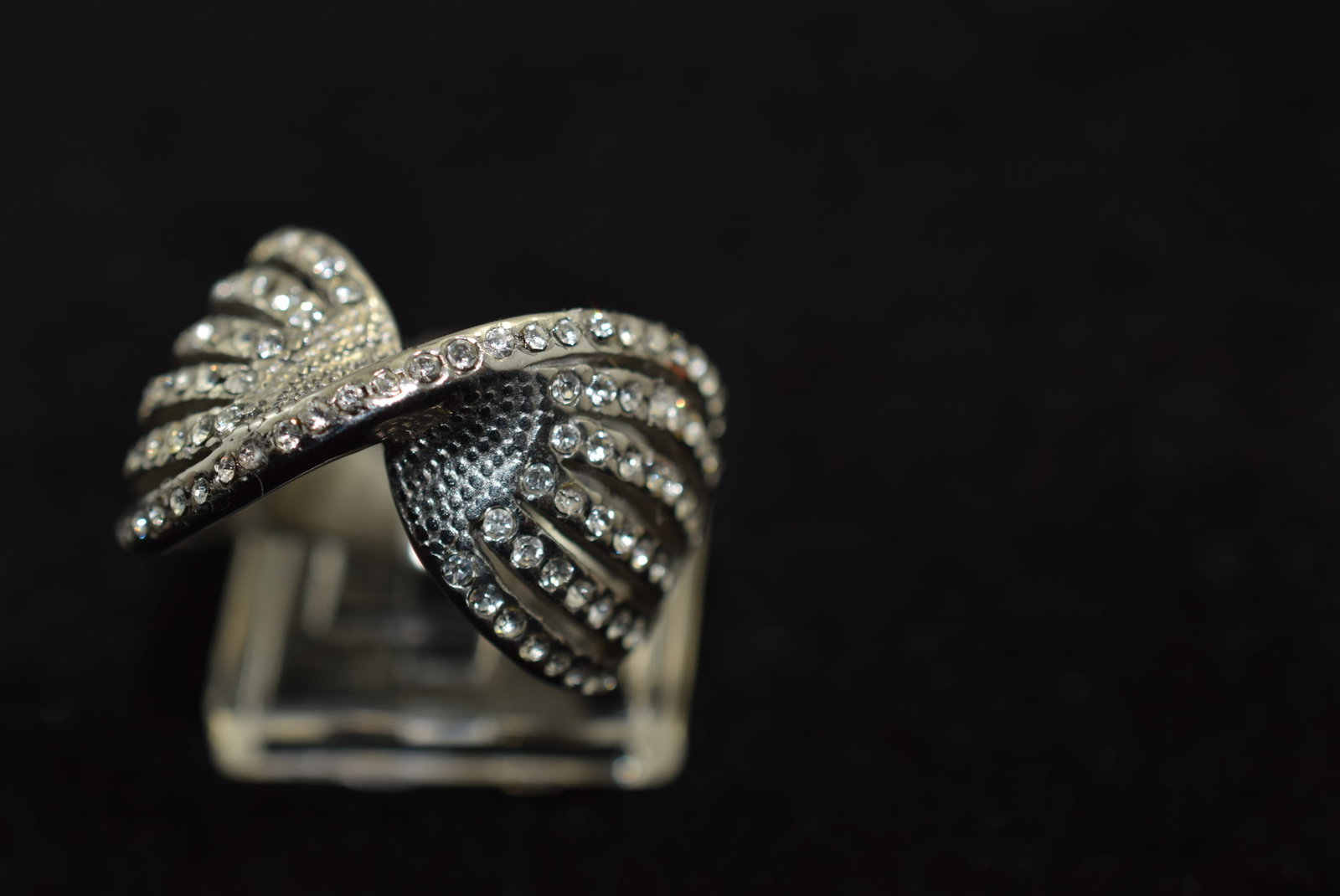 Ring Size 7.25 Great Feel thick and Comfort Quality Vintage Lot # KN 120: Ring Size 7.25 Great Feel thick and Comfort Quality Vintage