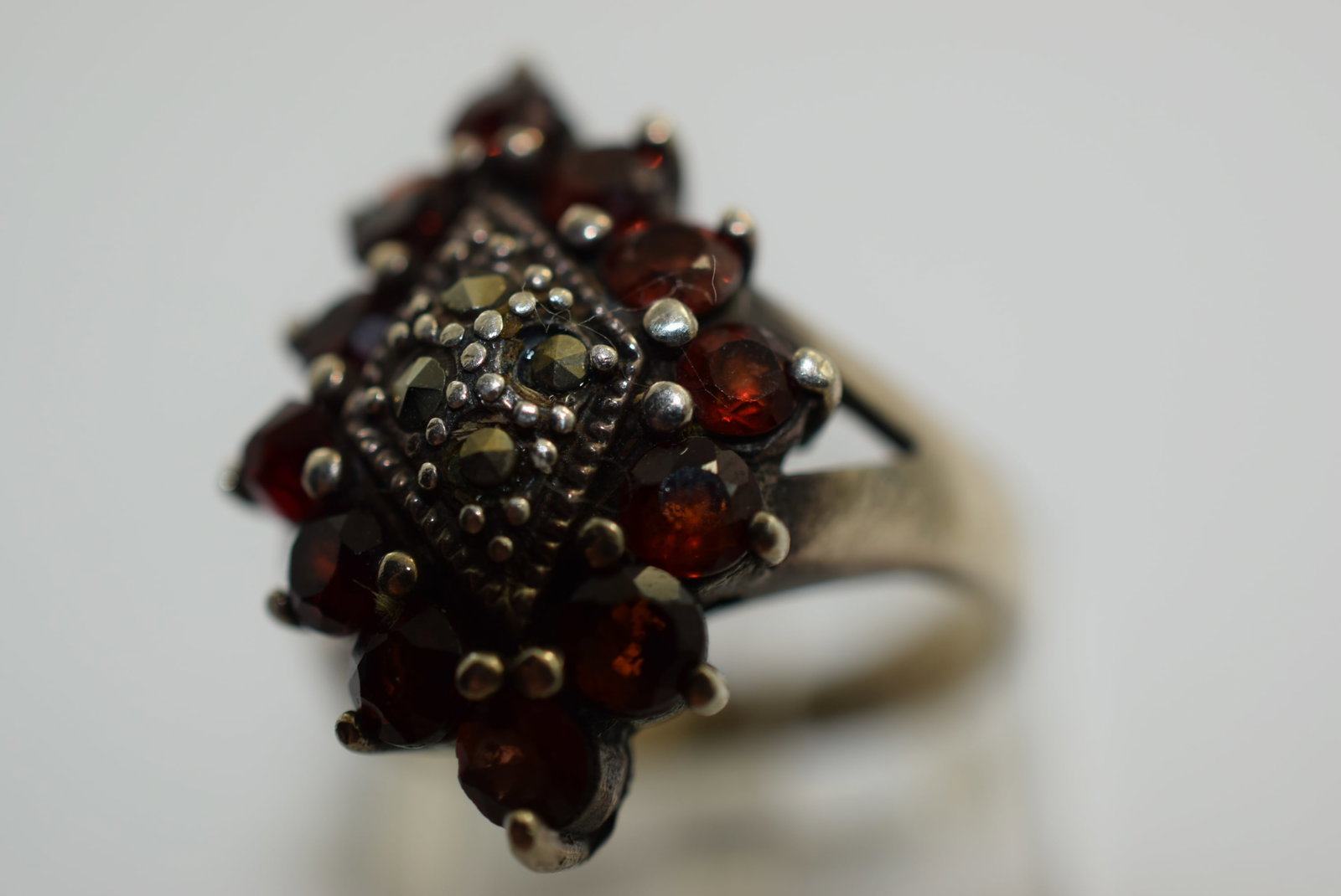 Garnet Sterling Silver 925 Ring Size 7 Vintage Lot # KN 131 (1 of 3)