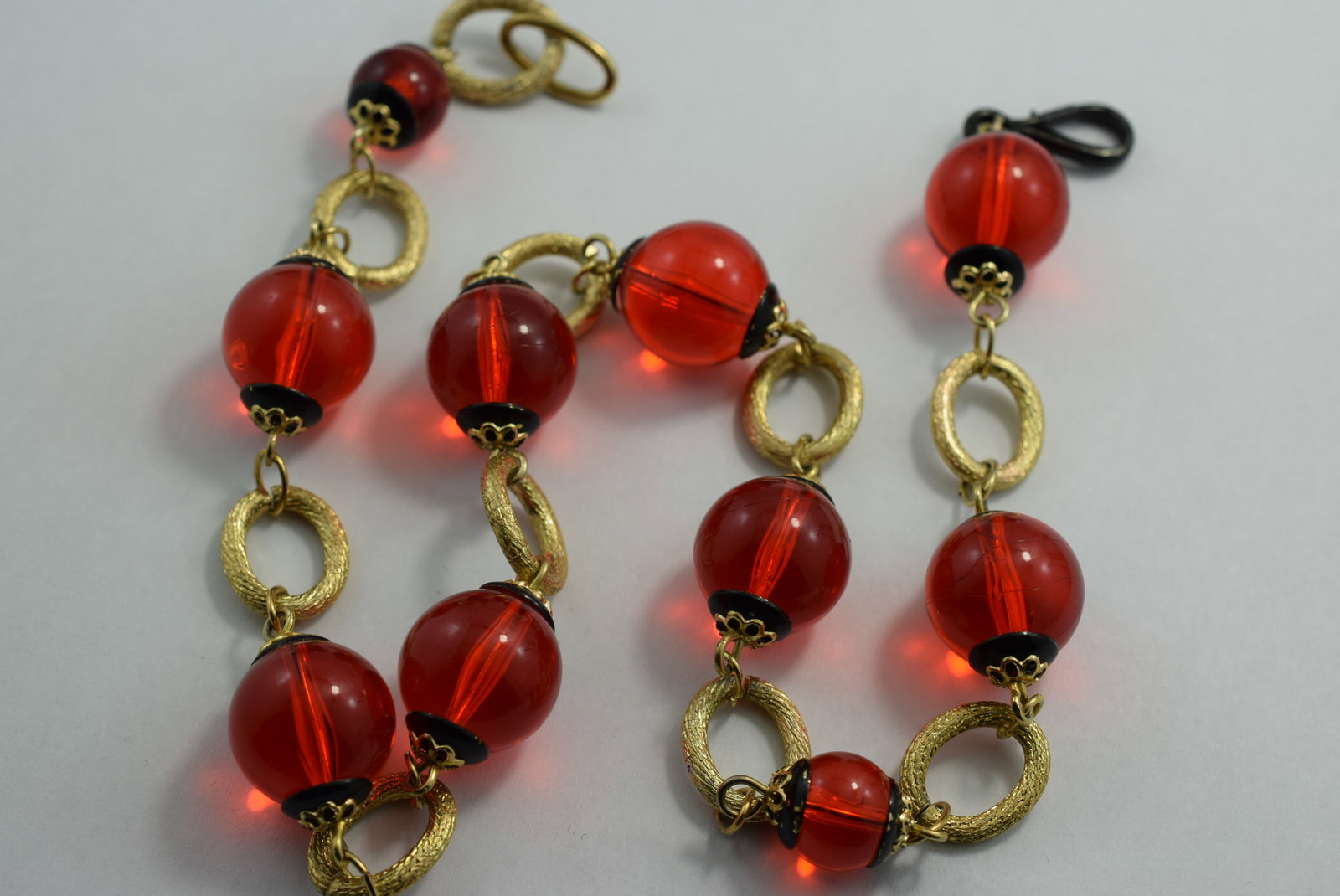 Red 20" 1960's Necklace Vintage Lot # KN 164 (1 of 2)