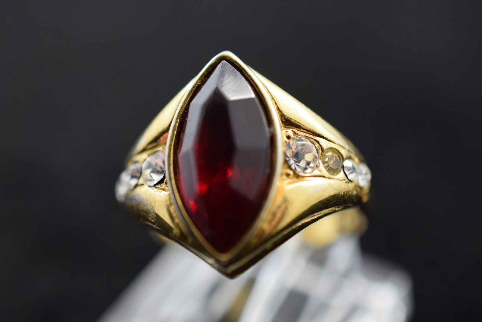 Red Rhinestone Cocktail Ring Size 5.25 Vintage Lot # KN 165 (1 of 2)