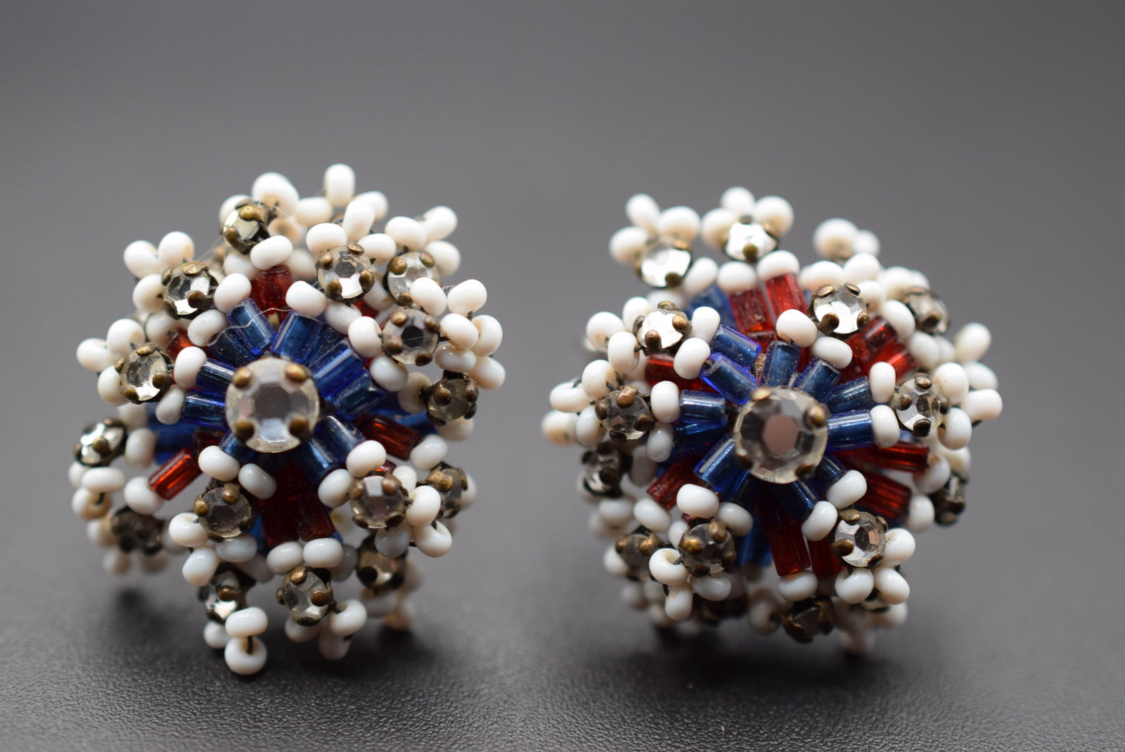 Red White Blue Screwback Vintage Earrings Lot HK 192 (1 of 2)