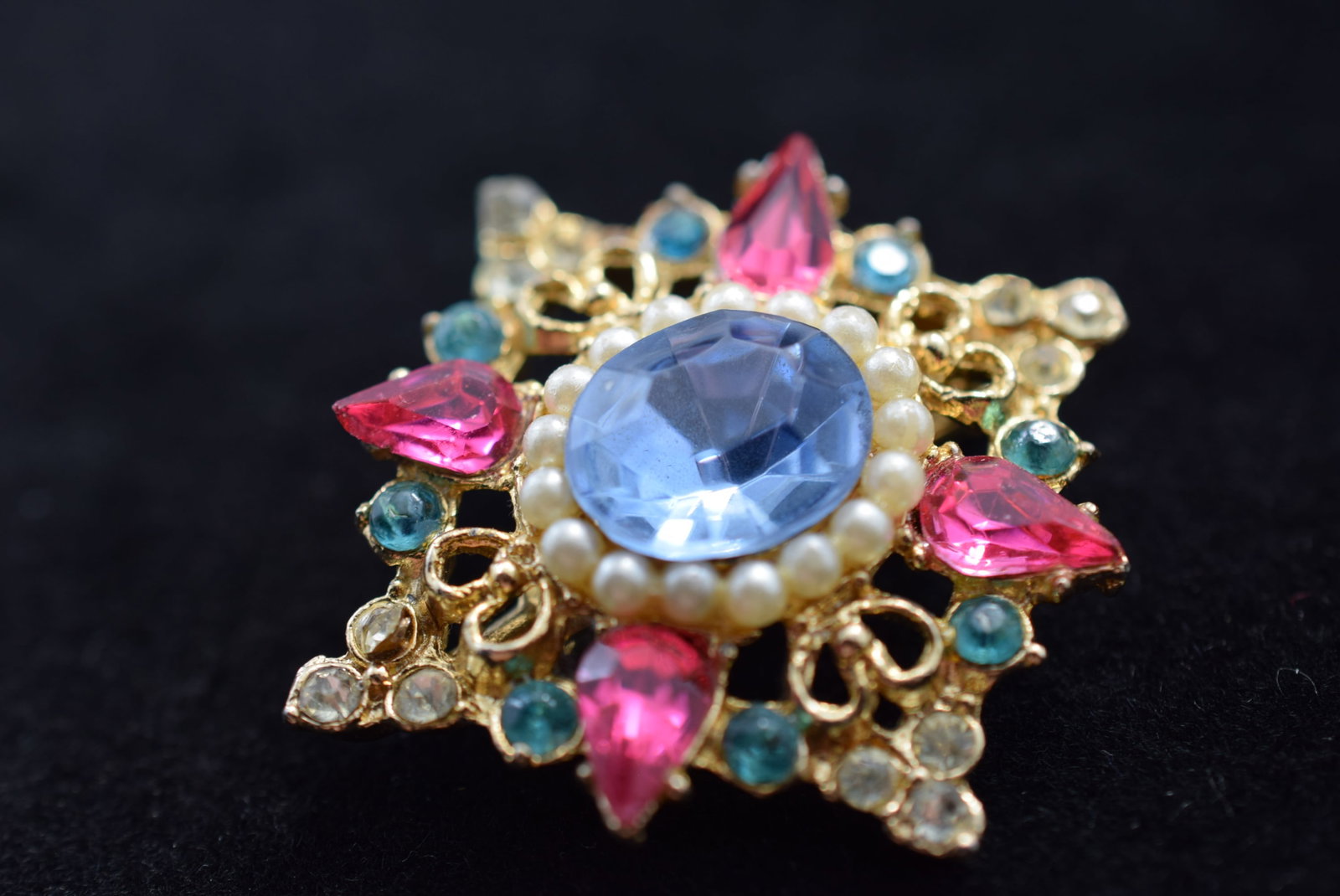 Rhinestone Brooch Pin Flower Vintage Lot # KN 193: Rhinestone Brooch Pin Flower Vintage 1 5/8"