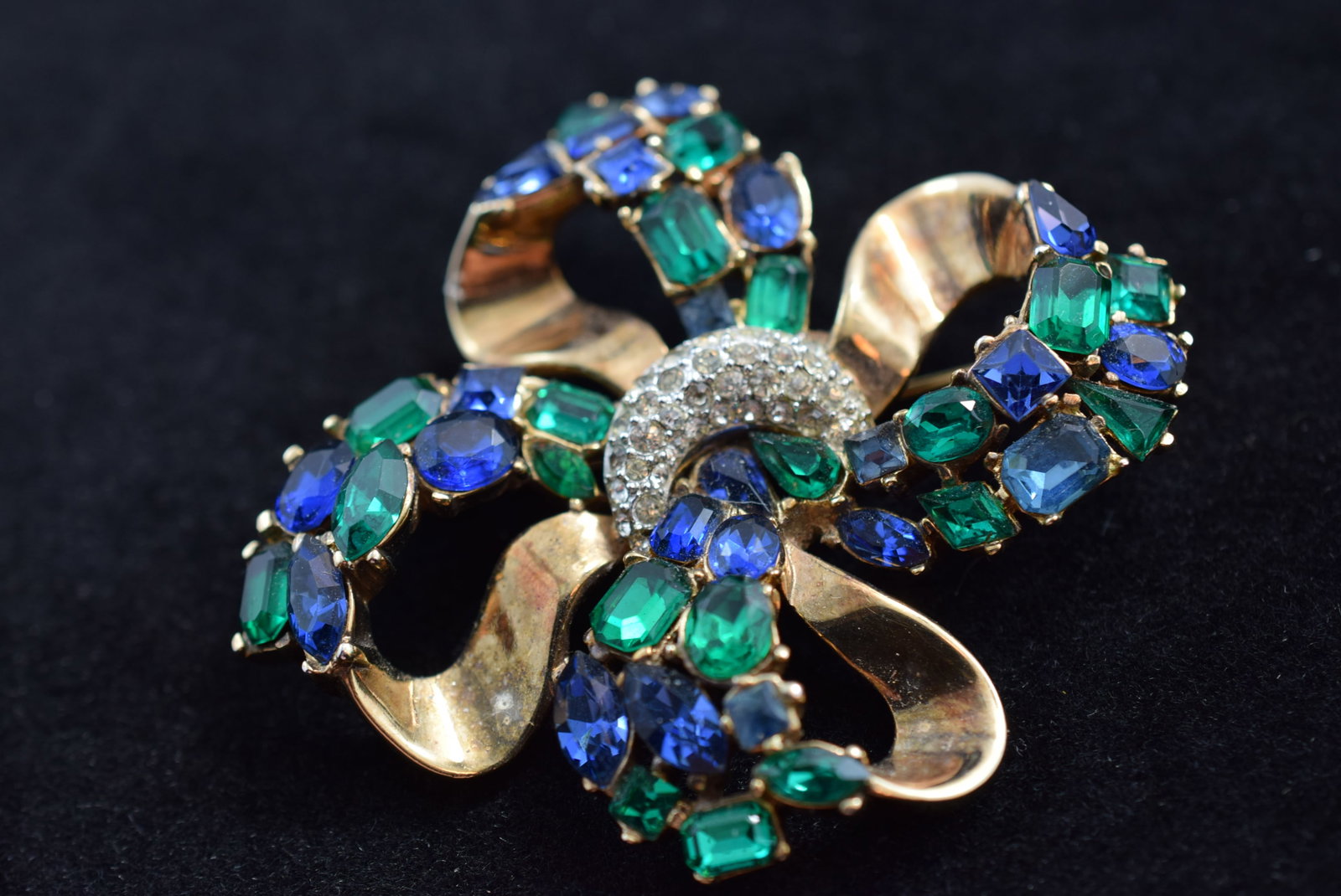 Magnificent Trifari Ribbon Bow Brooch Pin Rhinestone Signed 1940's Vintage Lot # KN 198 (1 of 3)