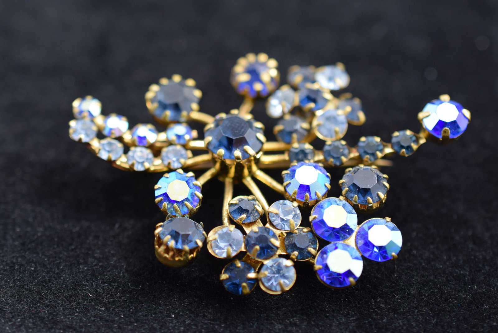 Rhinestone Brooch Pin 1940's 2 1/2" Vintage Lot # KN 212: Rhinestone Brooch Pin 1940's 2 1/2" Vintage