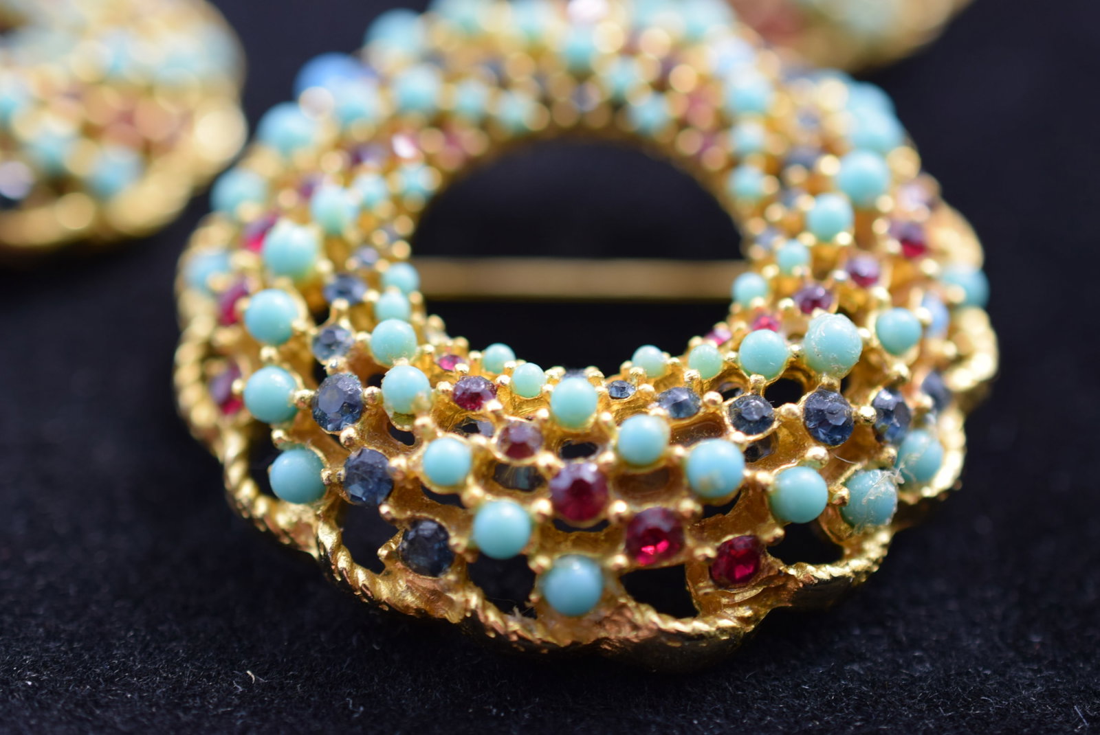 Sarah Coventry Signed Brooch Clip Earrings Seed Bead Vintage Lot # KN 233 (1 of 3)