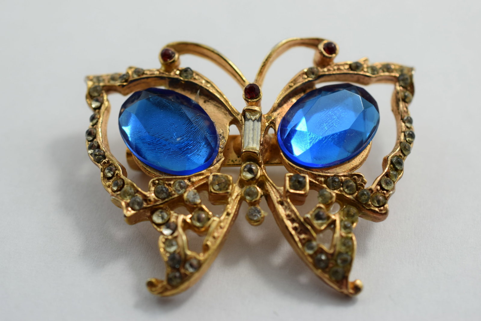 Rhinestone Cabochon Butterfly Brooch Pin 1940's Vintage Lot # KN 236: Rhinestone Cabochon Butterfly Brooch Pin 1940's Vintage 1 3/4"