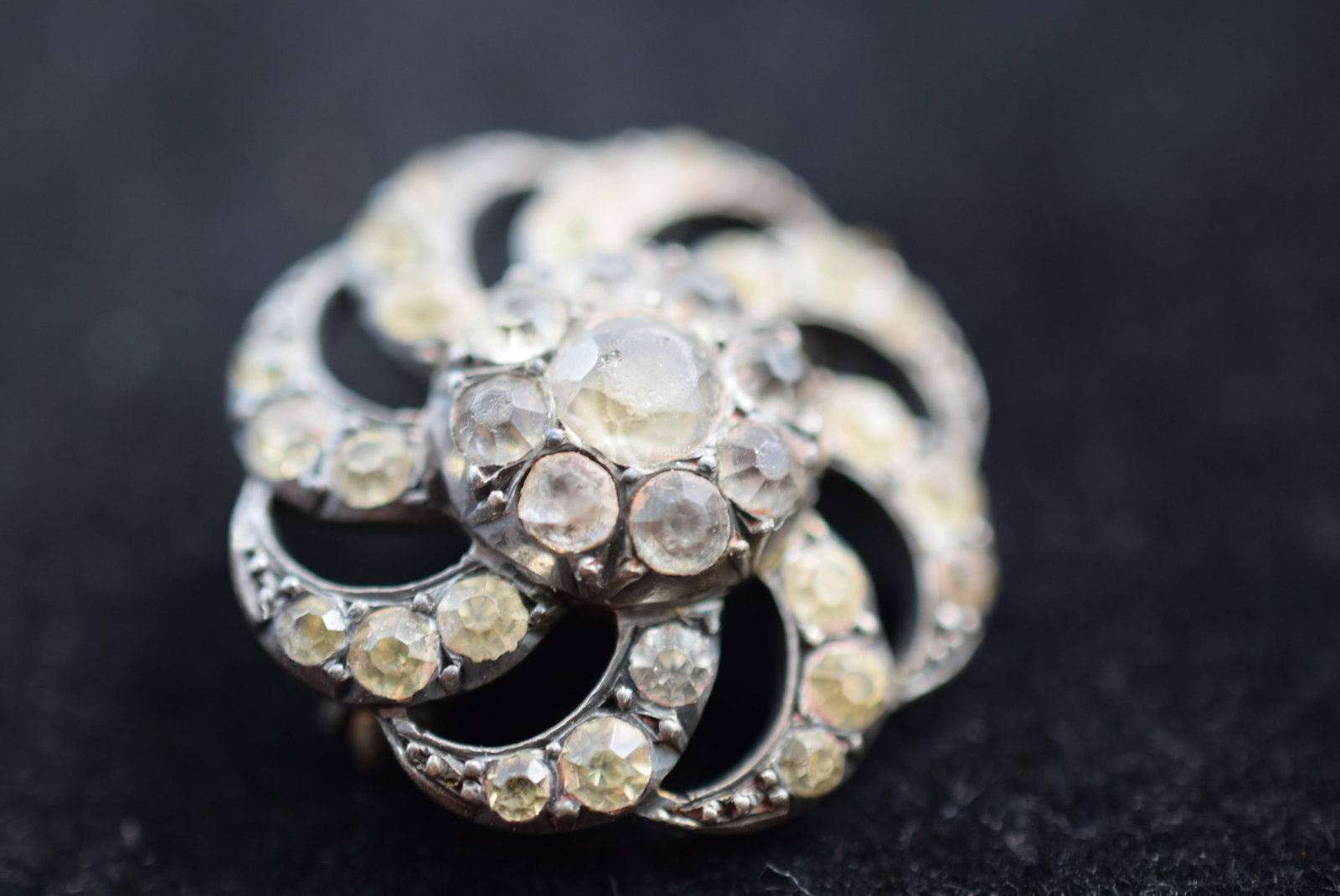 Sterling Silver 925 Edwardian Brooch Pin Rhinestone Vintage Lot # KN 246: Sterling Silver 925 Edwardian Brooch Pin Rhinestone Vintage 1" stones are all evenly aged