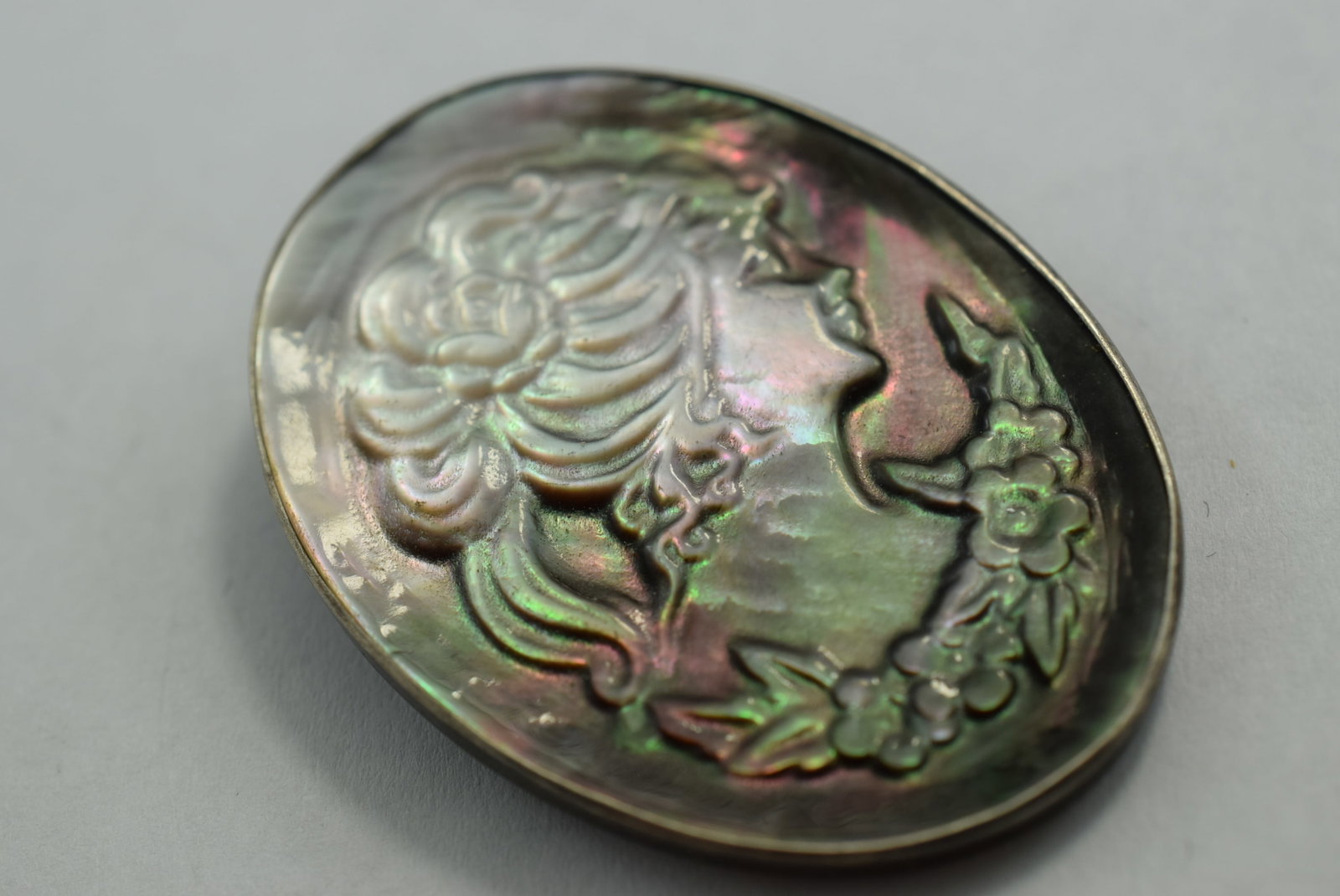 Mother of Pearl Cameo Sterling Silver 925 Brooch Pin Vintage Lot # KN 270: Mother of Pearl Cameo Sterling Silver 925 Brooch Pin Vintage 1 3/4" signed