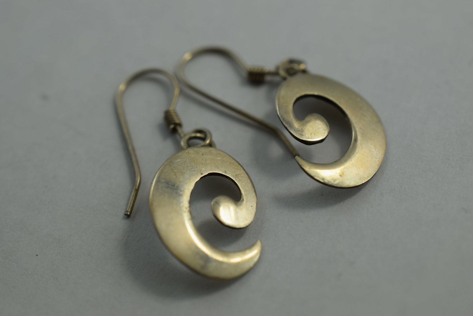 Sterling Silver 925 Pierced Nice Earrings Vintage Lot # KN 335 (1 of 2)
