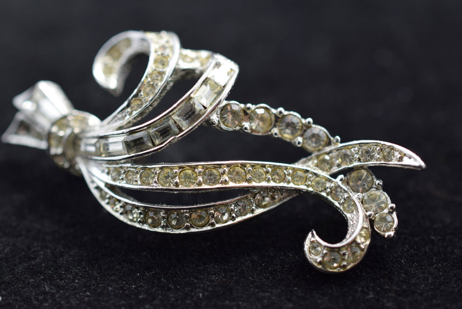 Dorlan D'Orlan Rhinestone Baguette Brooch Pin Signed Vintage Lot # KN 346 (1 of 3)