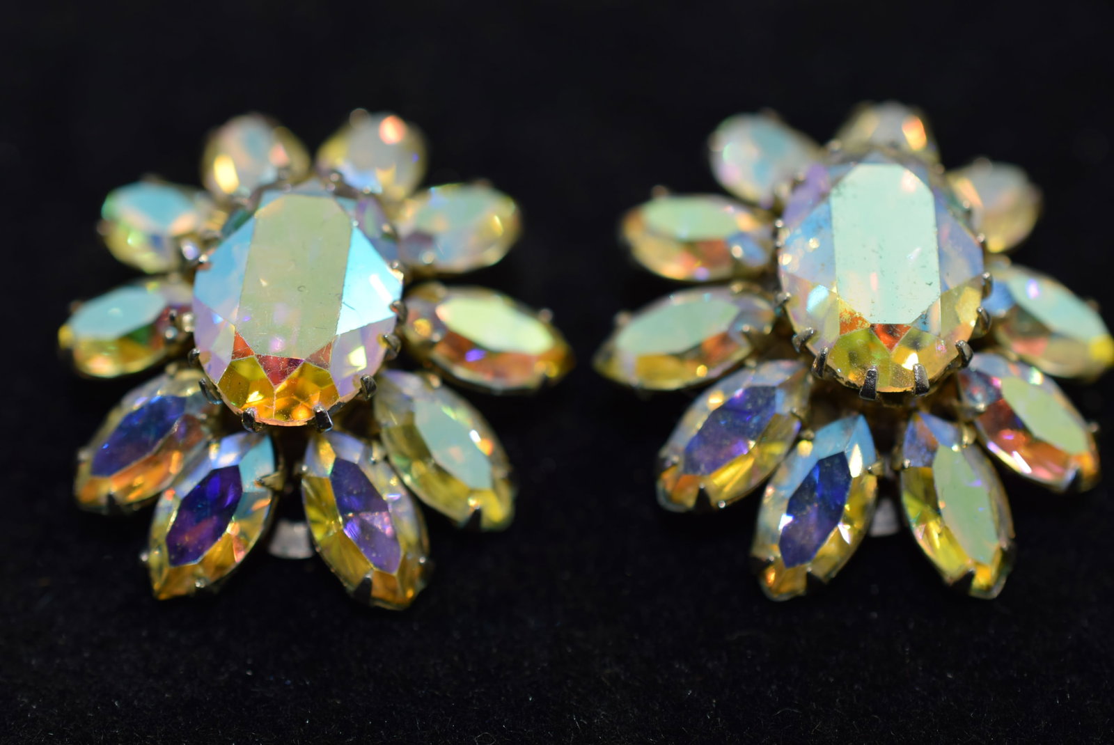 Sherman Clip Earrings Flower Rhinestone 1 1/4" 1940's Signed Vintage Lot # KN 376: Sherman Clip Earrings Flower Rhinestone 1 1/4" 1940's Signed Vintage