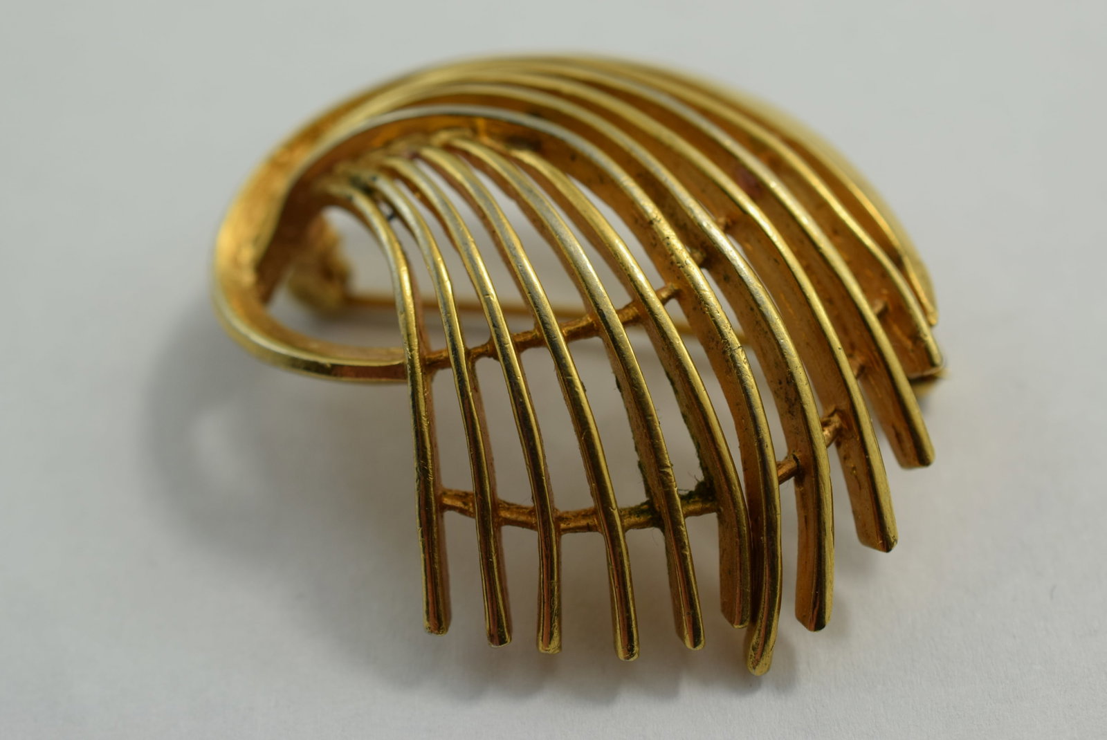 Brooch Pin 1 3/4" 1960's Vintage Lot # KN 448 (1 of 2)