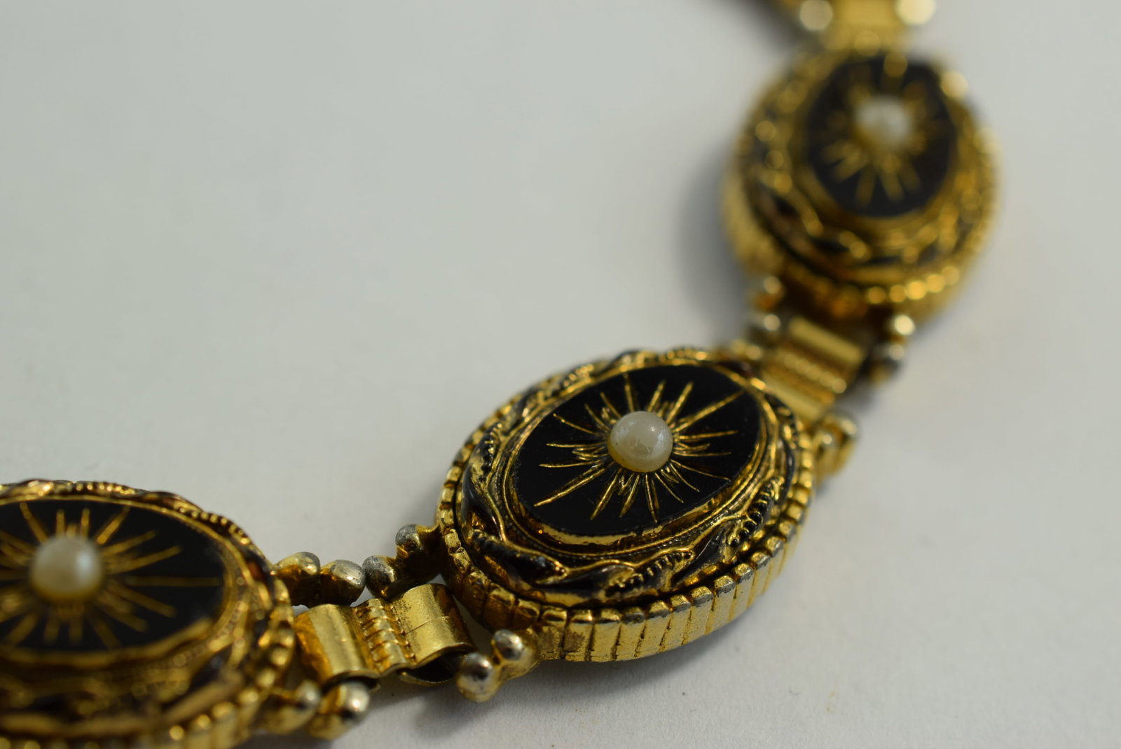 Sphinx Bracelet 7 3/8" Signed 1940's Vintage Lot # KN 462 (1 of 6)