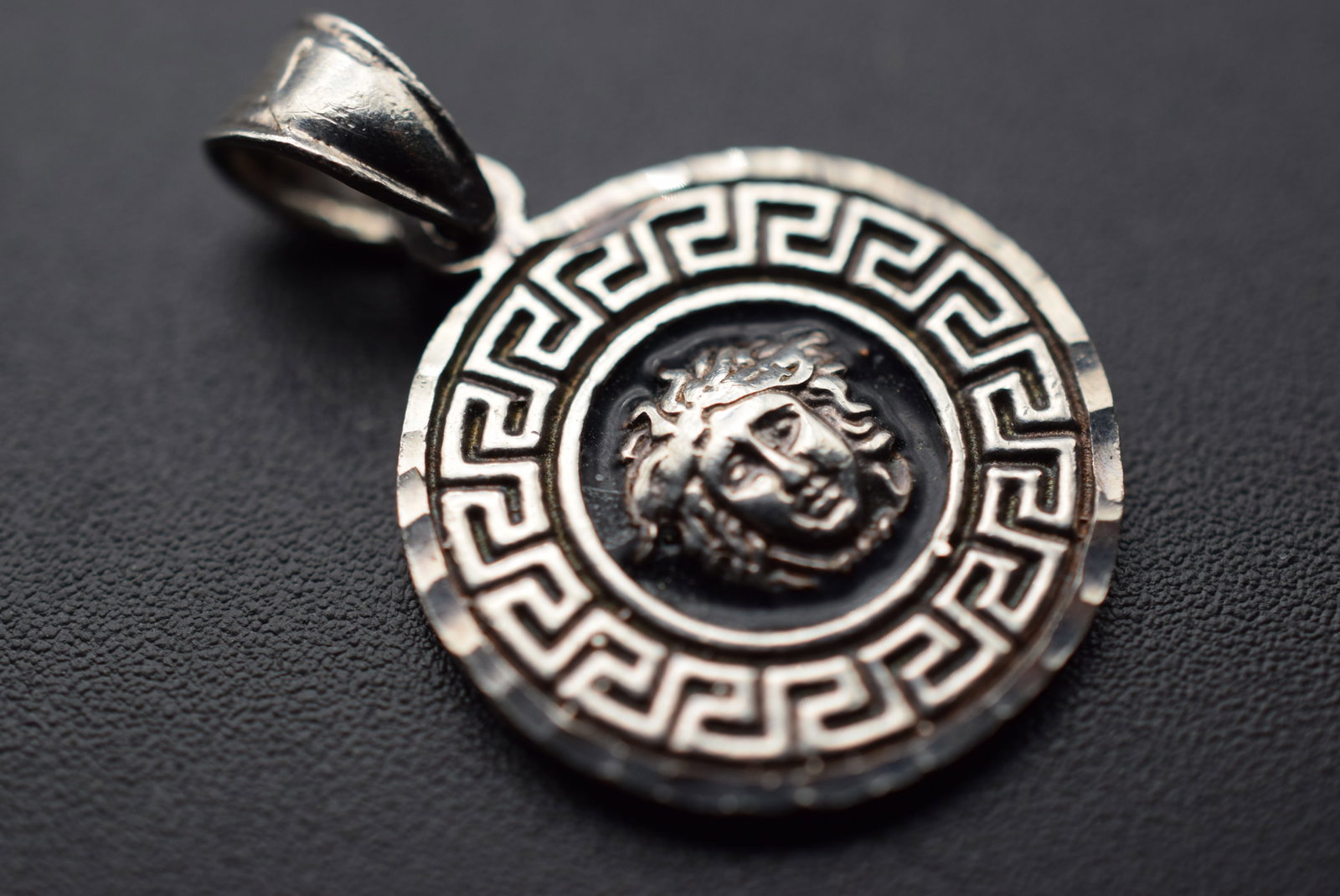 Versace Like Medusa Sterling Silver 925 Pendant Lot EH 470: Versace Like Medusa Sterling Silver 925 Pendant signed 925 on clasp measures 3/4" plus the bale weighs 3.76 grams