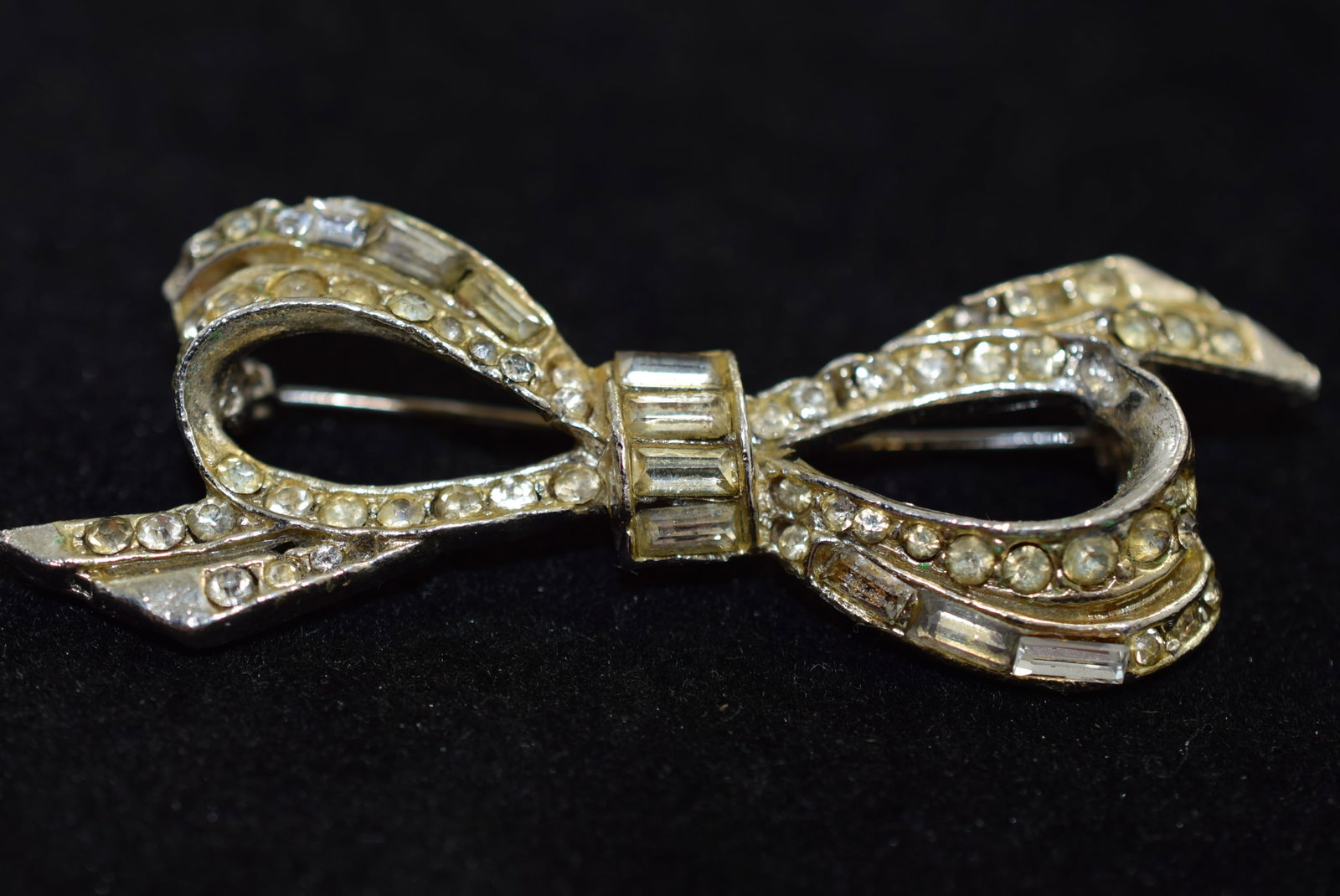 Rhinestone Bow Brooch Pin 1940's 2 1/2" Vintage Lot # KN 474 (1 of 2)