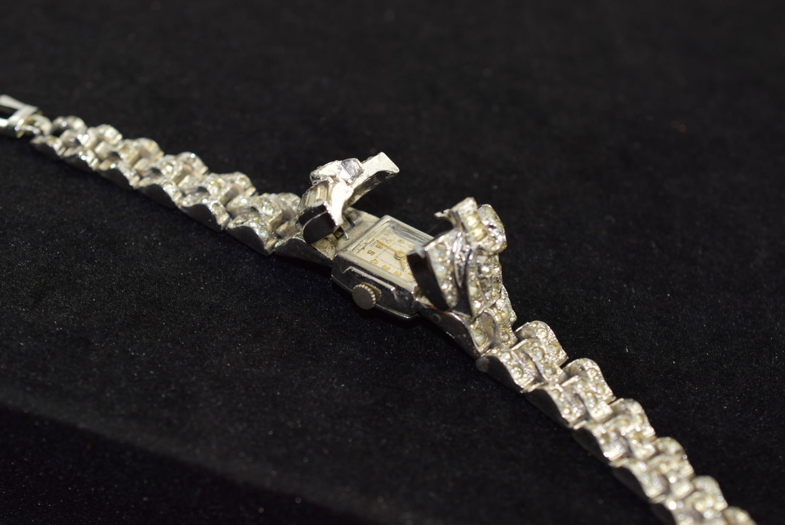 Halsa 17 Jewel Rhinestone Watch Bracelet Hidden Watch Keeper 1940's Vintage Lot # KN 476: Halsa 17 Jewel Rhinestone Watch Bracelet Hidden Watch Keeper 1940's untested Vintage 6 5/8"