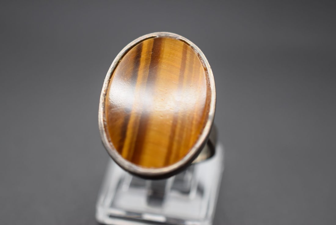 Tiger's Eye Huge Ring Vintage Sterling Size 6 weighs 10.87 grams Lot HK 492: Tiger's Eye Huge Ring Vintage Sterling Size 6 weighs 10.87 grams