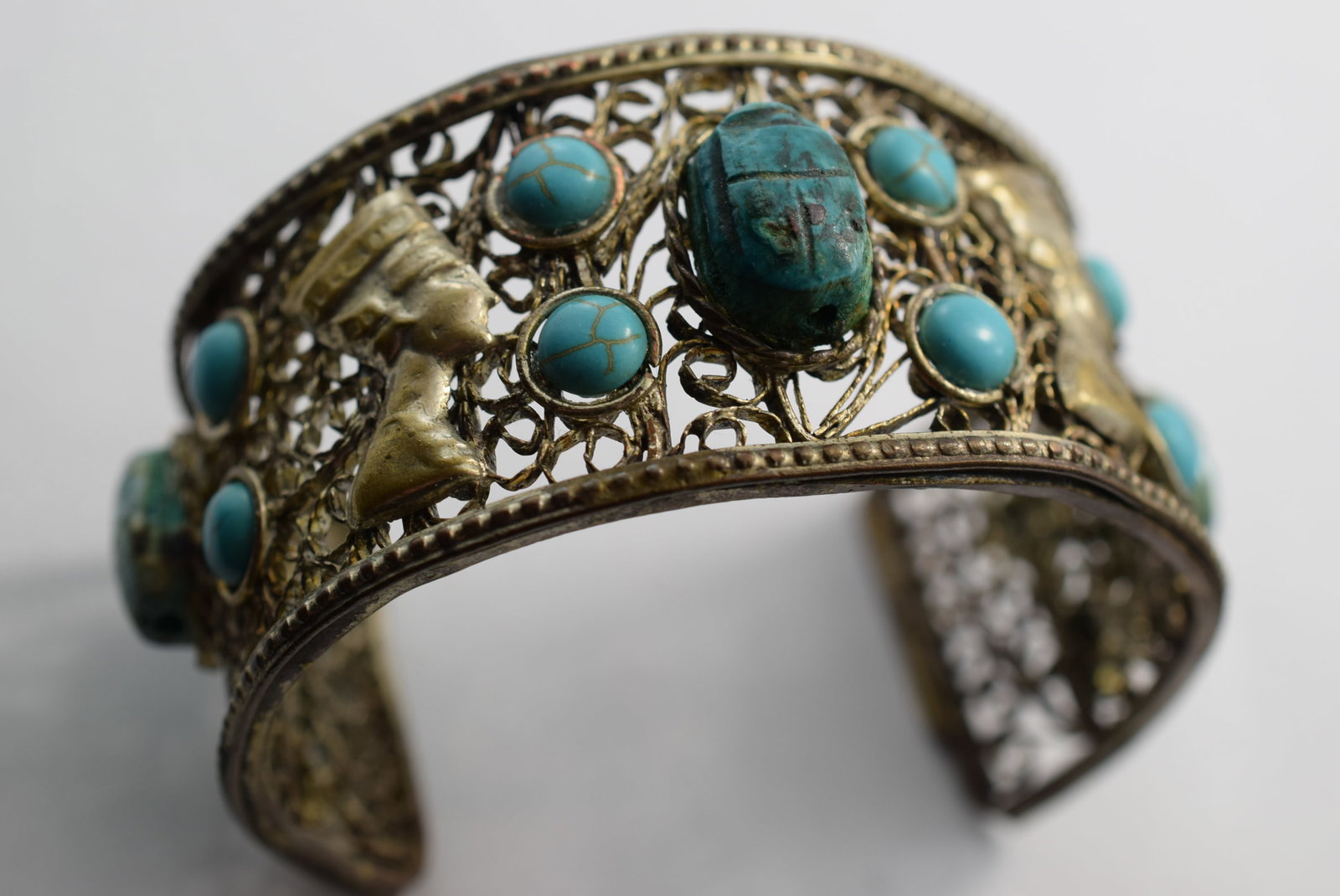 Egyp Scarab Nefertiti Bracelet Turquoise Stone Vintage Lot # KN 528: Egyp Scarab Nefertiti Bracelet Turquoise Stone Vintage