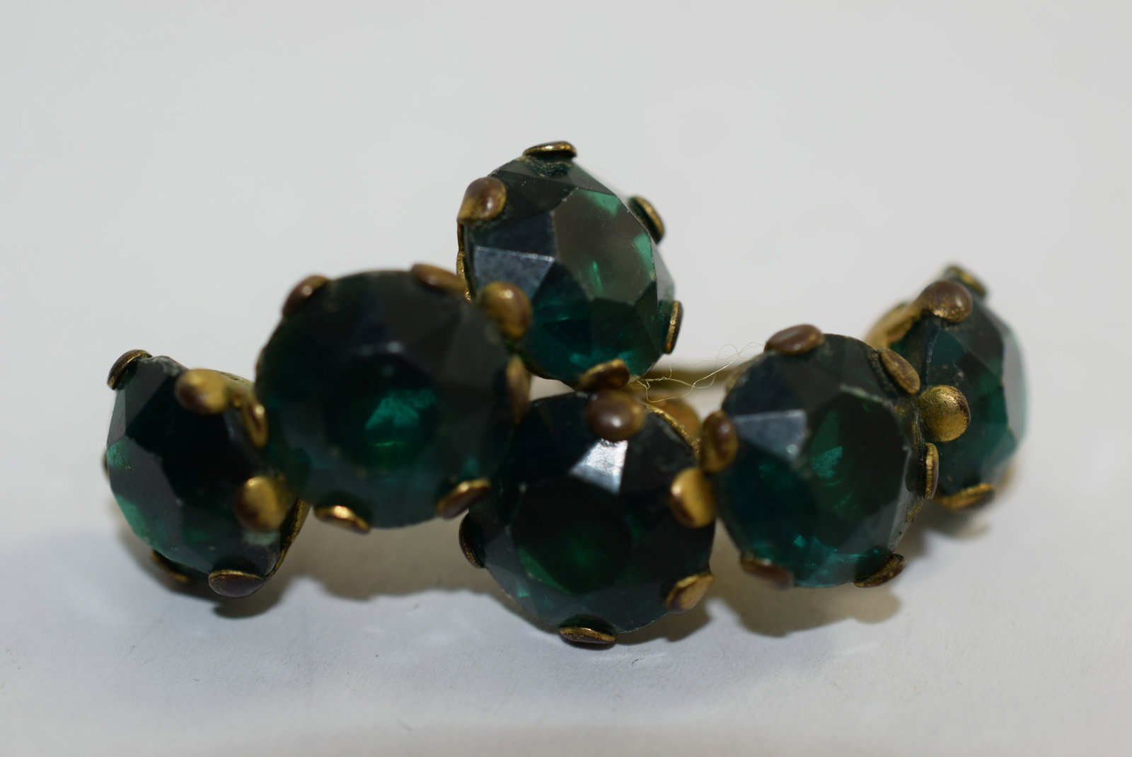 Rhinestone Green Screw Back 1940's Earrings Vintage Lot # KN 540 (1 of 2)