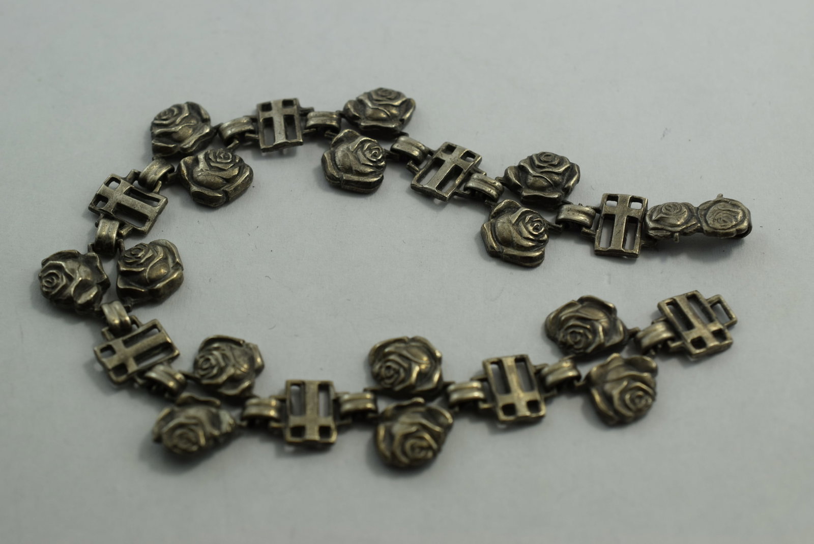 Stations of the Cross (Via Crucis) Sterling Bracelet 1930's Vintage Lot # KN 573: Stations of the Cross (Via Crucis) Sterling Bracelet 1930's Vintage 7 1/2"
