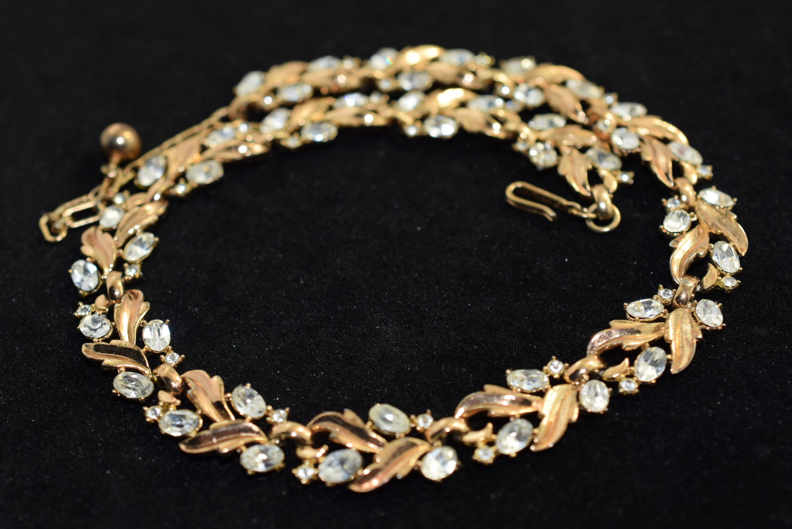 Trifari 1940's Rhinestone Signed Necklace 17" Vintage Lot # KN 600: Trifari 1940's Rhinestone Signed Necklace 17" Vintage