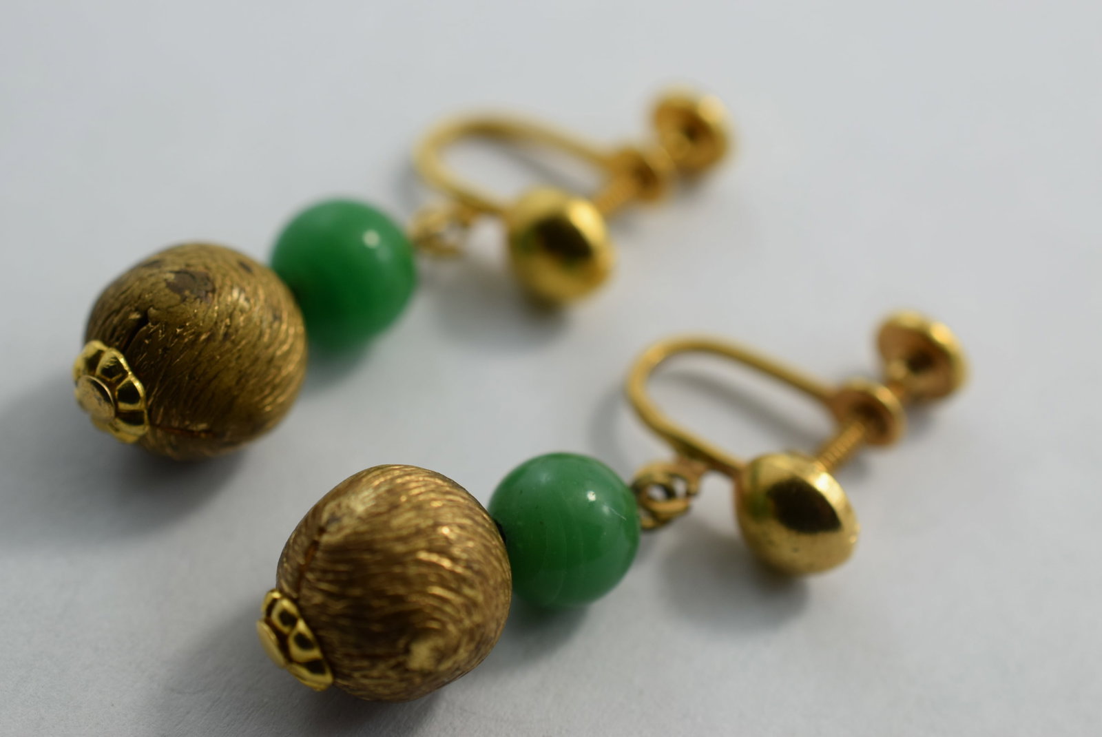 Screw Back 1 1/8" Earrings Vintage Lot # KN 616 (1 of 2)