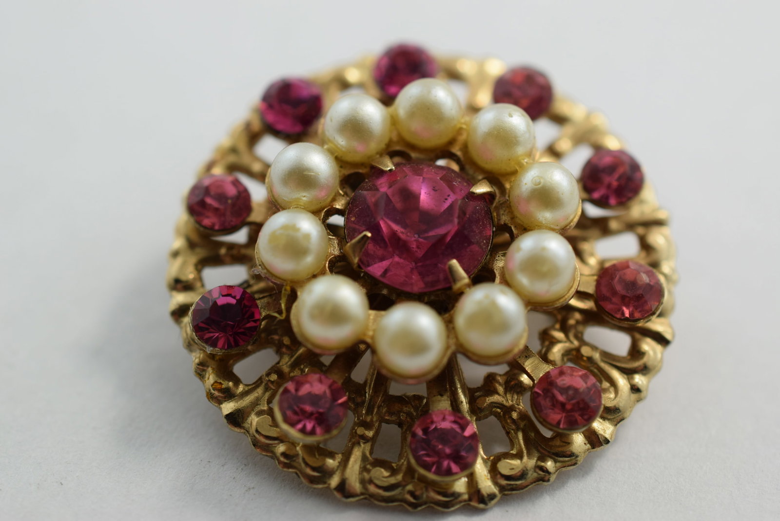 Pink Rhinestone 1940's Brooch Pin Vintage Lot # KN 632: Pink Rhinestone 1940's Brooch Pin Vintage