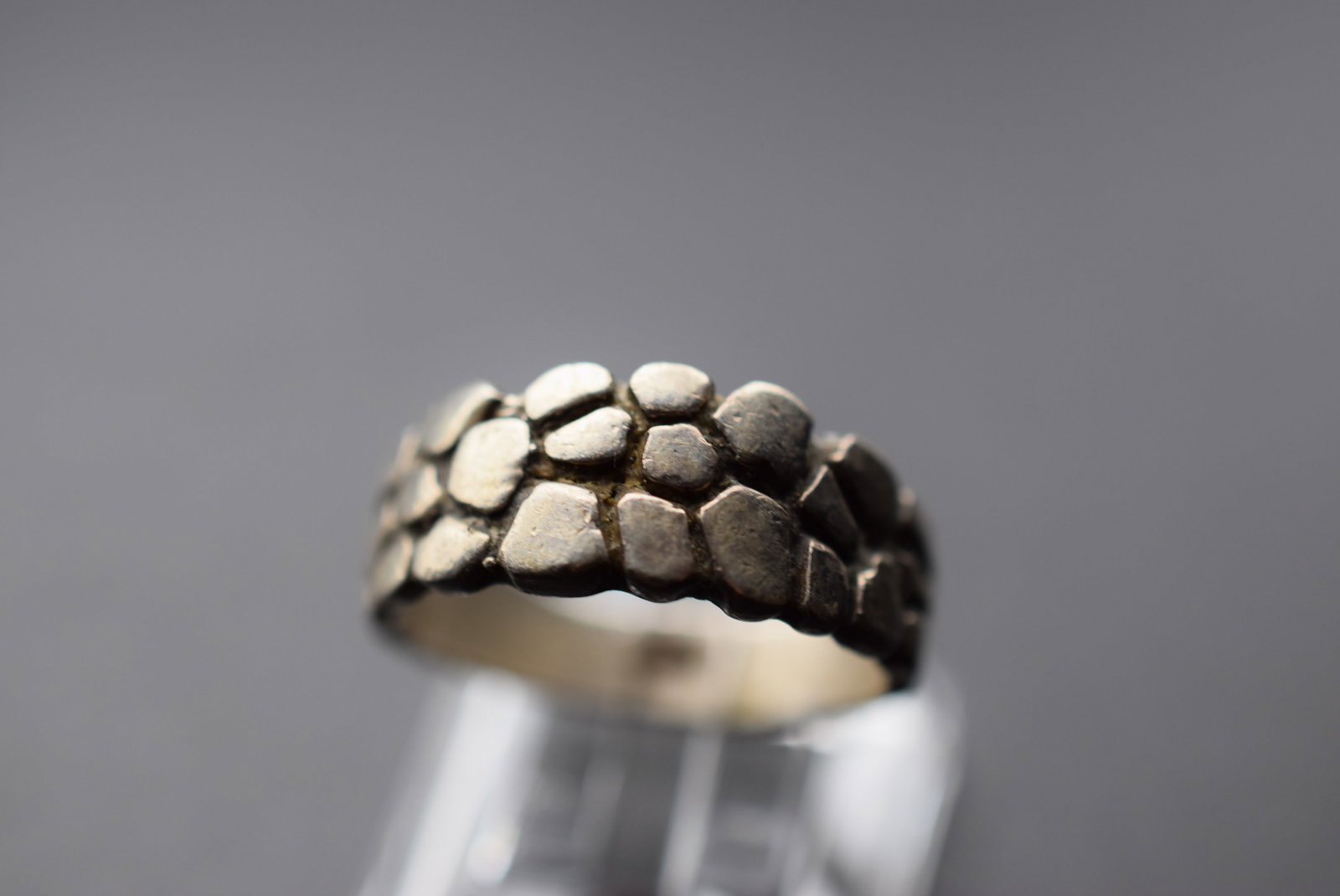 Crocodile Reptile Snake Sterling Silver 925 Vintage Ring Size 8.75 LOT EH 636: Crocodile Reptile Snake Sterling Silver 925 Vintage Ring Size 8.75 top measures 3/8" signed 925 weighs 6.36 grams