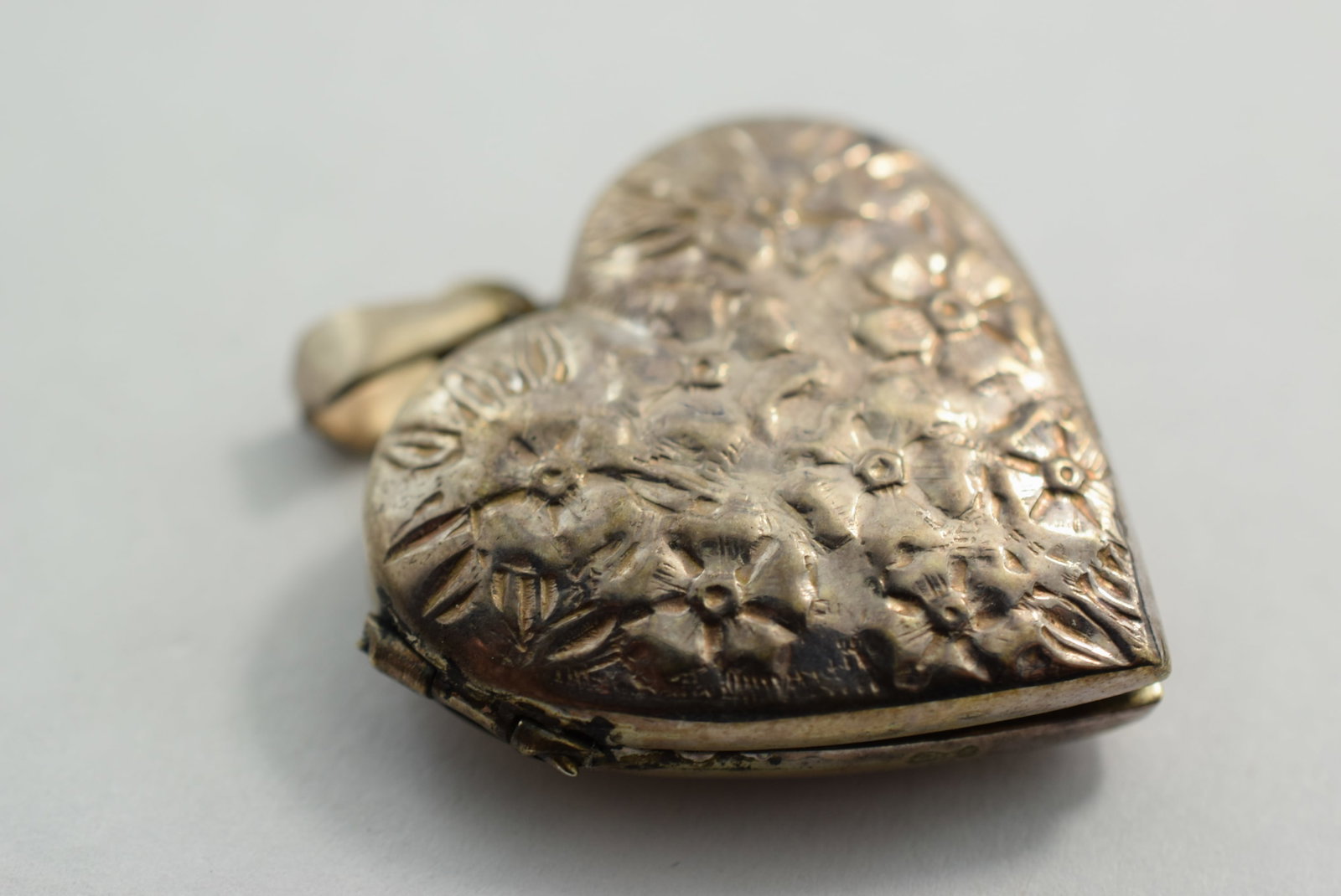 Marvelous Heart Locket Sterling Silver 925 1 1/4" plus Bale with inserts Vintage Lot # KN 643 (1 of 3)