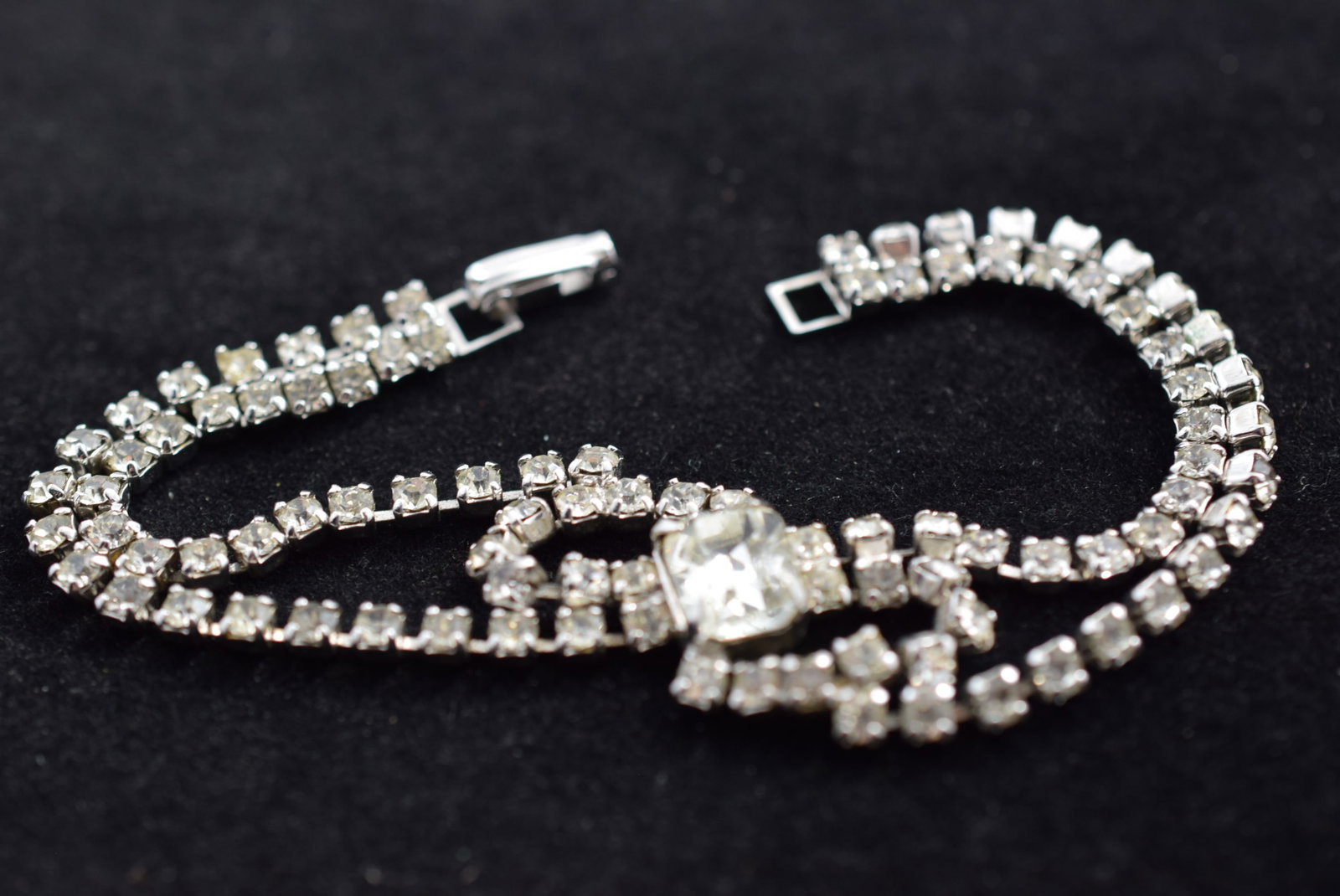 Enco Rhinestone Bracelet 7 1/4" 1940's Vintage Lot # KN 656: Enco Rhinestone Bracelet 7 1/4" 1940's Vintage