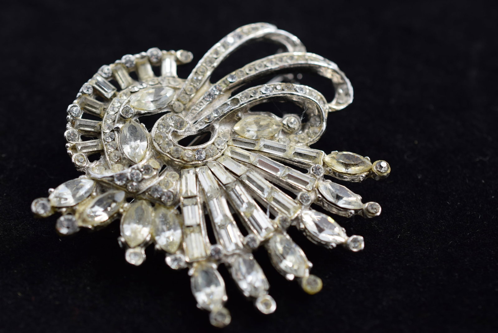 Rhinestone 2 3/8" Huge Brooch Pin 1940's Vintage Lot # KN 697: Rhinestone 2 3/8" Huge Brooch Pin 1940's Vintage