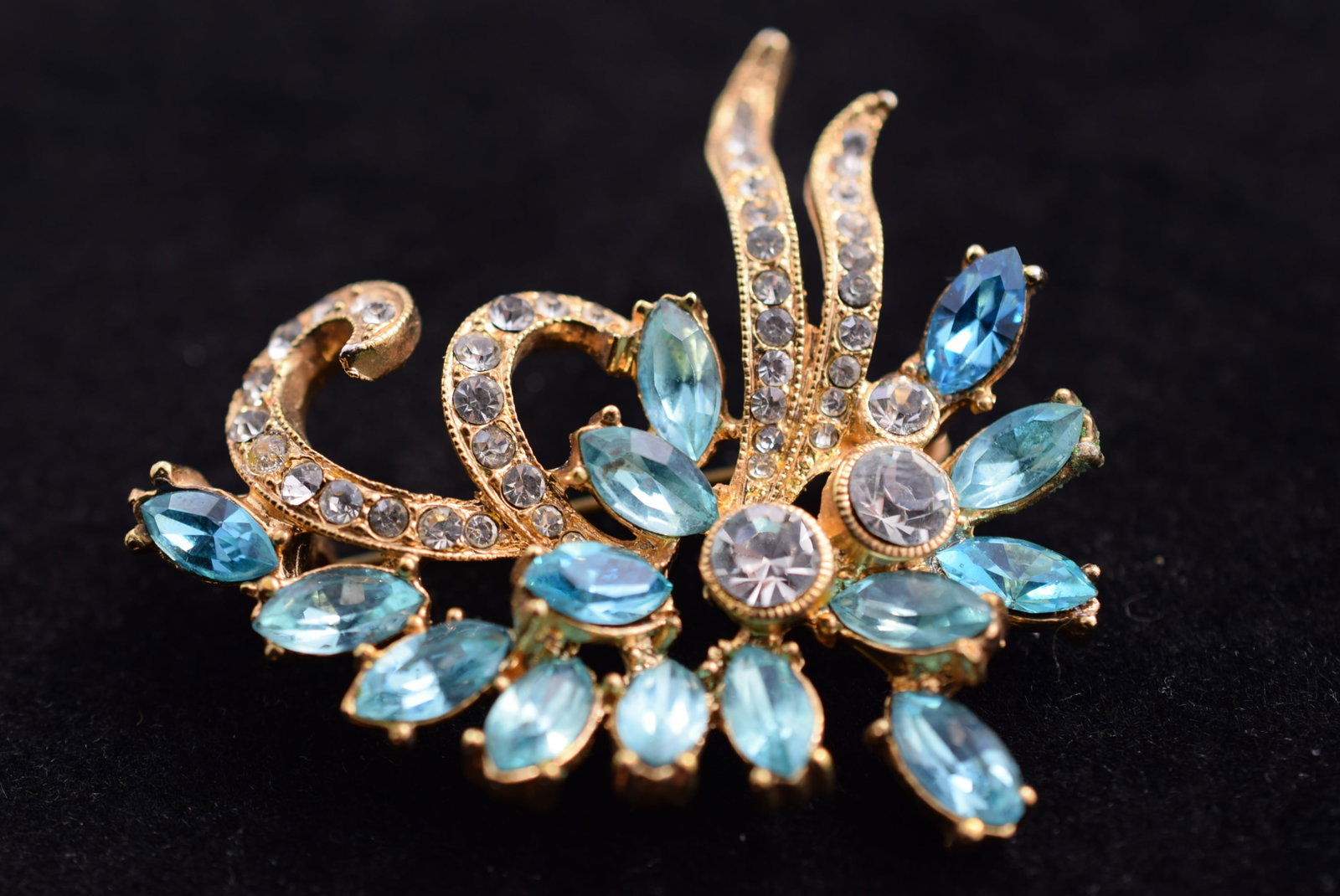 Aqua Rhinestone 1940's 2" Brooch Pin Vintage Lot # KN 700 (1 of 2)