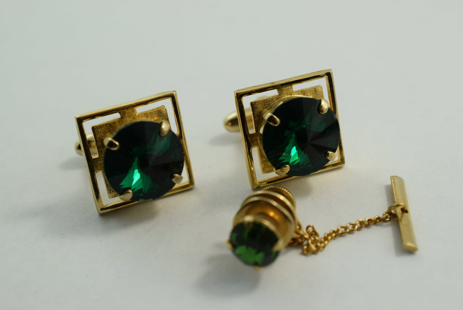 Green Cufflinks Tie Tack Set 1940's Vintage Lot # KN 721 (1 of 3)