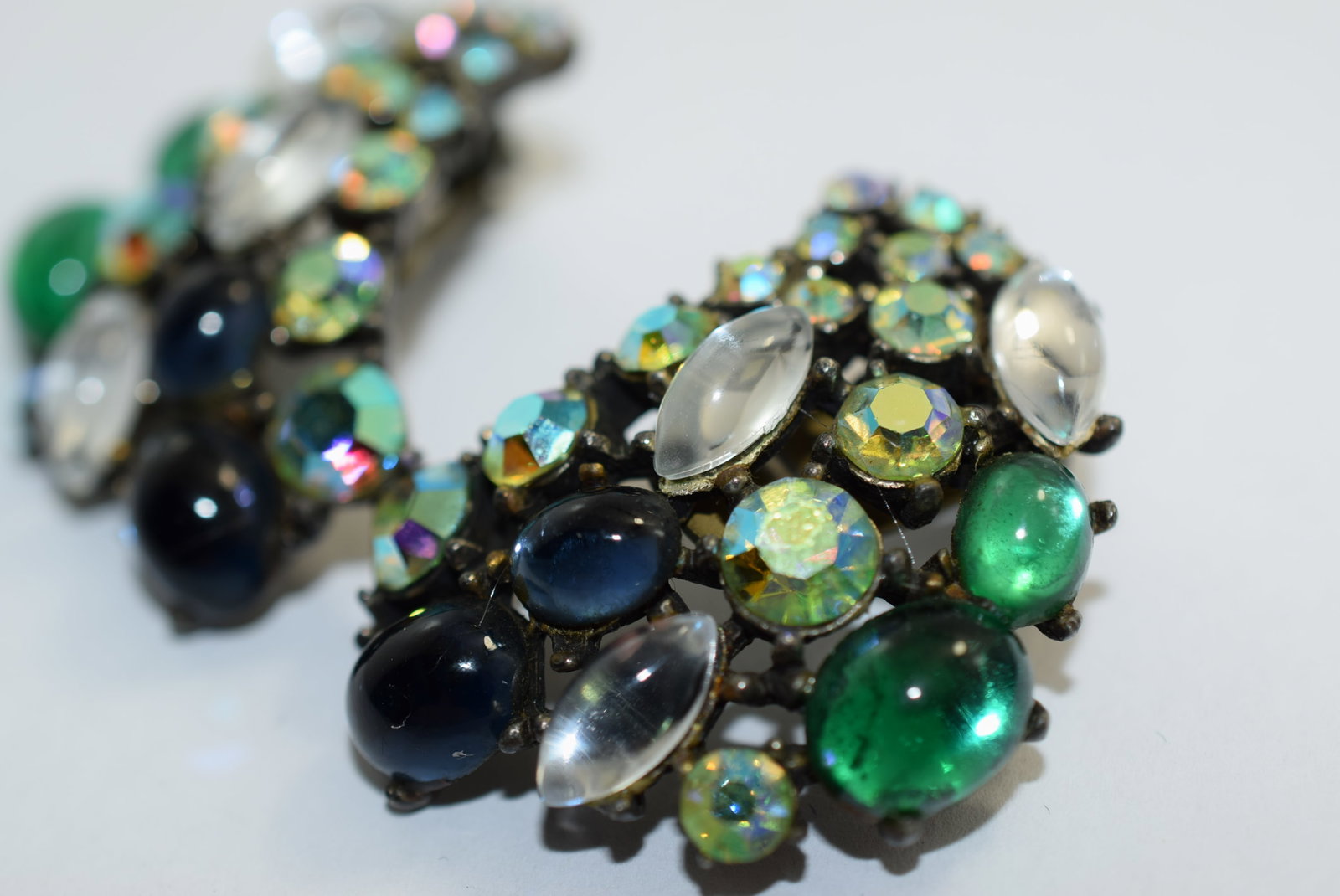 Art Rhinestone Cabochon Clip Signed Earrings Vintage Lot # KN 726: Art Rhinestone Cabochon Clip Signed Earrings Vintage 1 1/2"