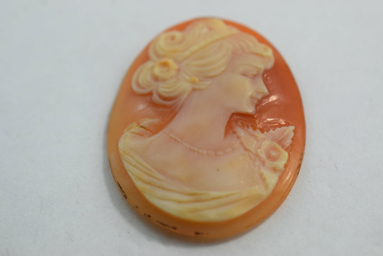 Shell Cameo Gorgeous Carving 1 1/2" x 1 1/8" Vintage Lot # KN 727 (1 of 4)