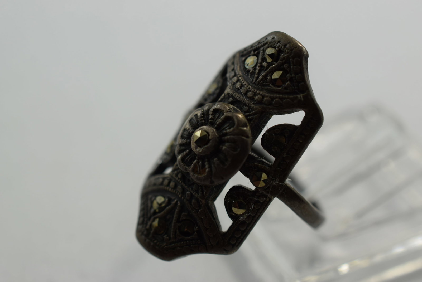 Sterling Silver Marcasite Ring Size 4.5 Vintage Lot # KN 737 (1 of 2)