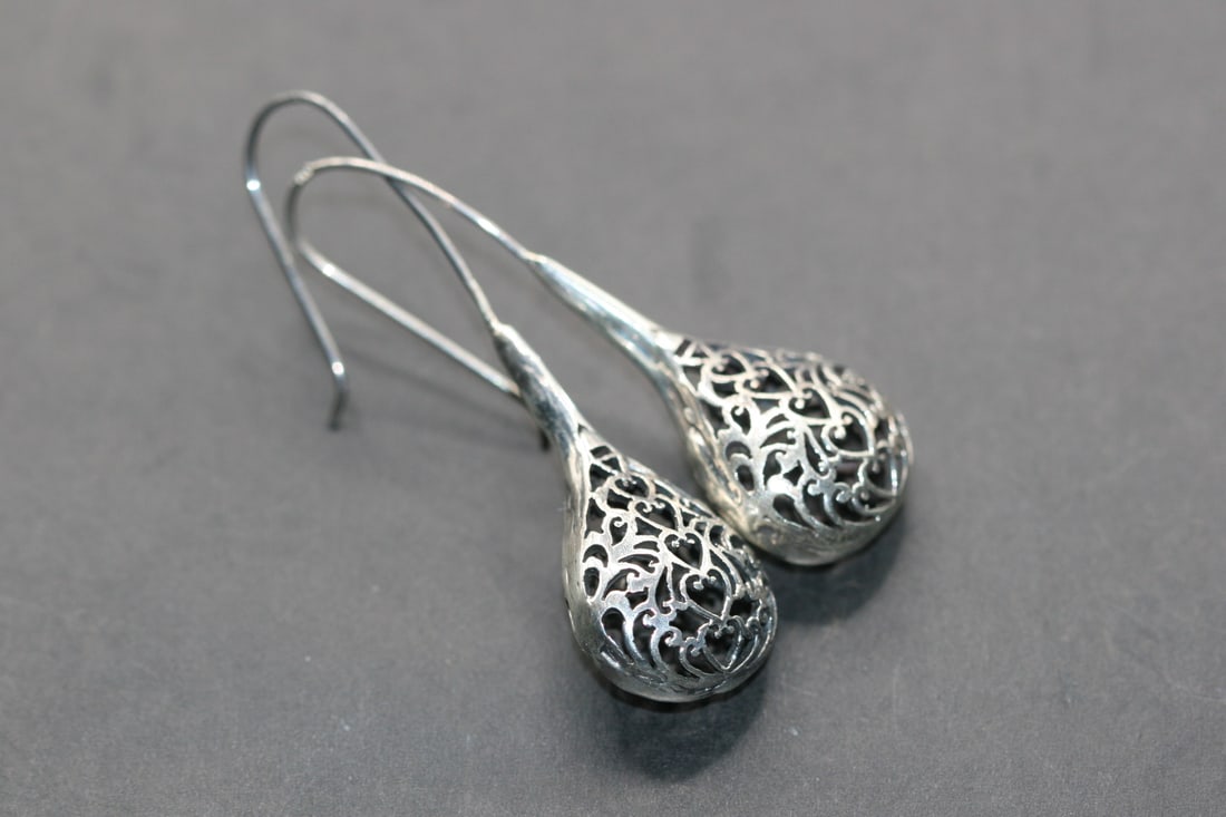 Sterling Hearts Drop Pierced Earrings Silver Lot 752 (1 of 2)