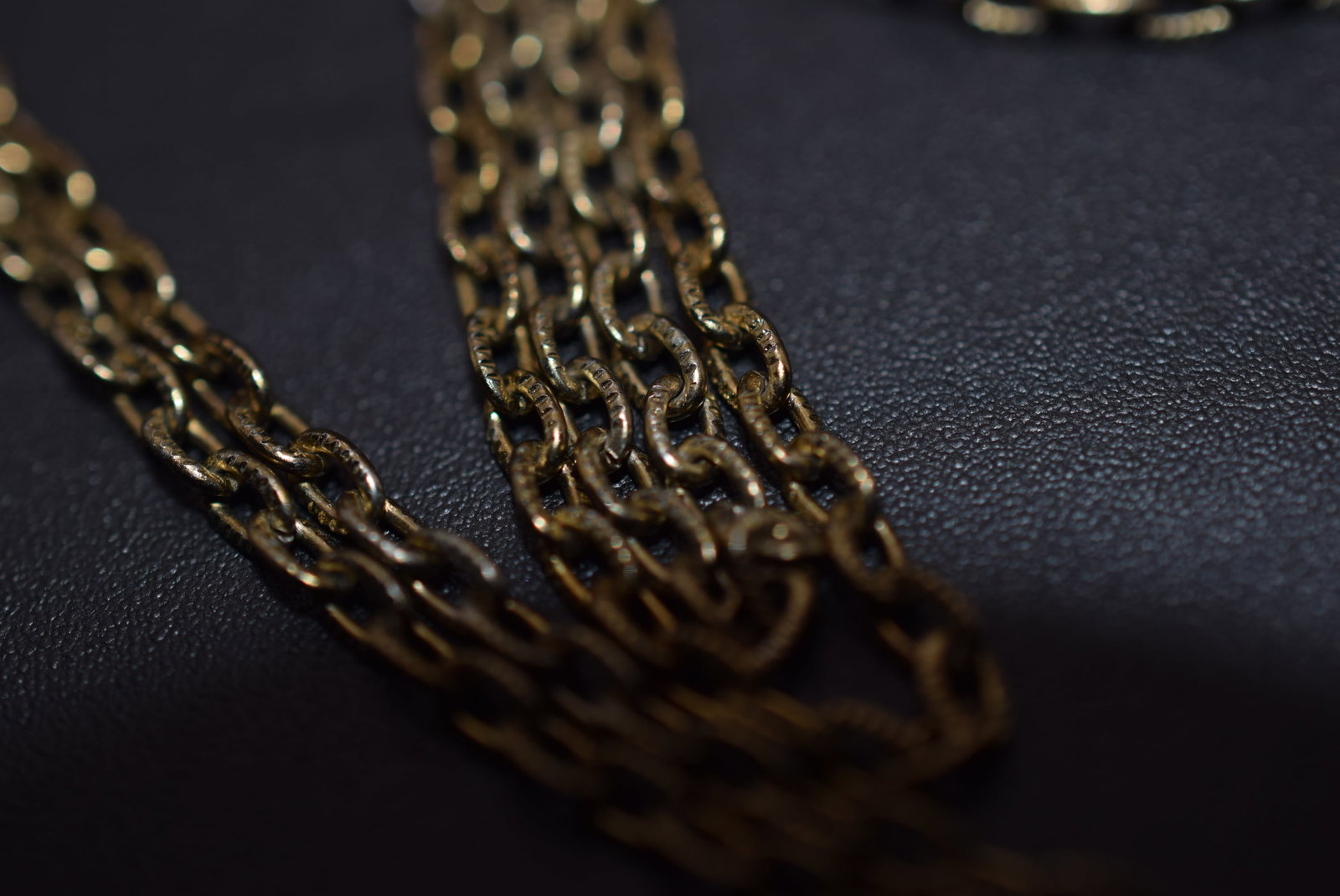 Chain Links Necklace Etched Detailed Vintage 24" Long Lot EH 754: Chain Links Necklace Etched Detailed Vintage 24" Long