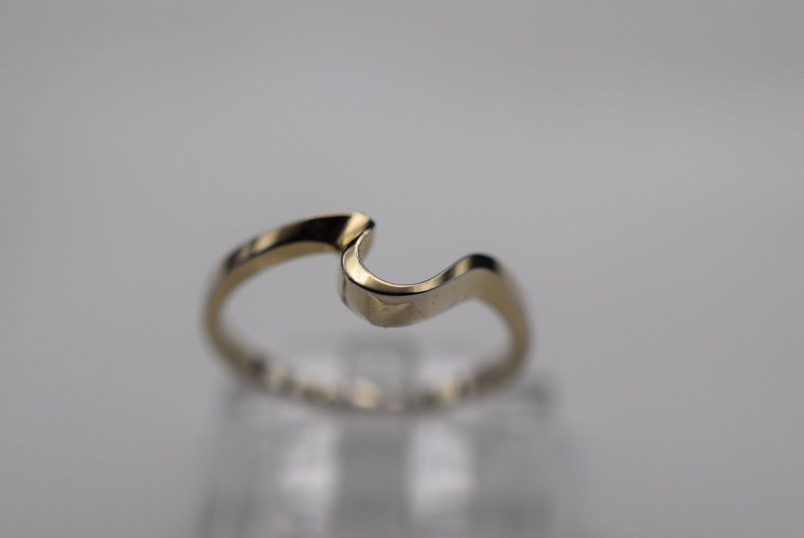 Wave Ring Vintage 1970's Lot HK 799 (1 of 2)