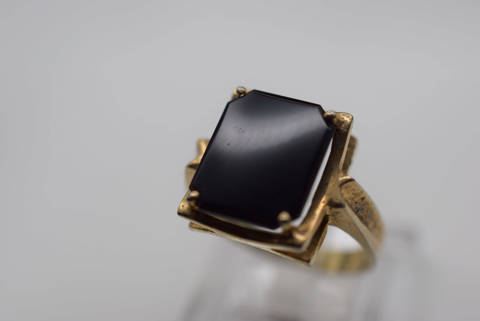 Black Square Onyx Ring Vintage 1970's Lot HK 805: Black Square Onyx Ring Vintage 1970's