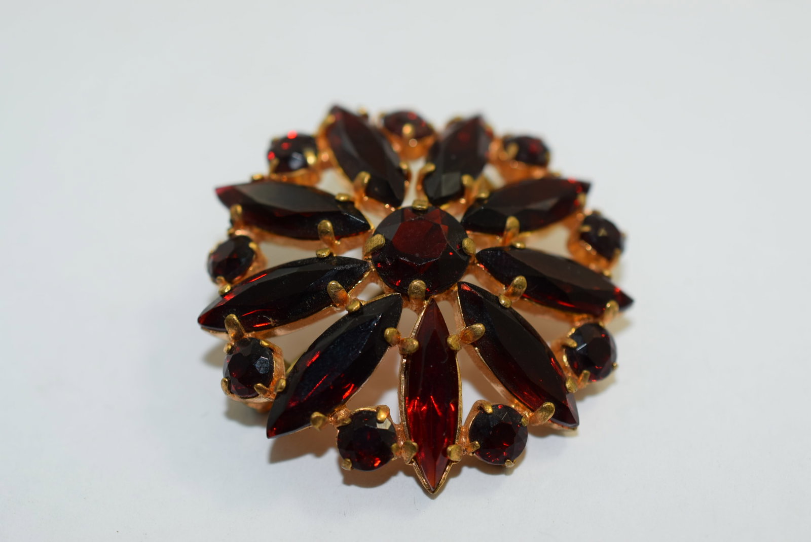 Garnet Siam Rhinestone Brooch Pin 1940's Vintage Lot # KN 815: Garnet Siam Rhinestone Brooch Pin 1940's Vintage 1 1/2"