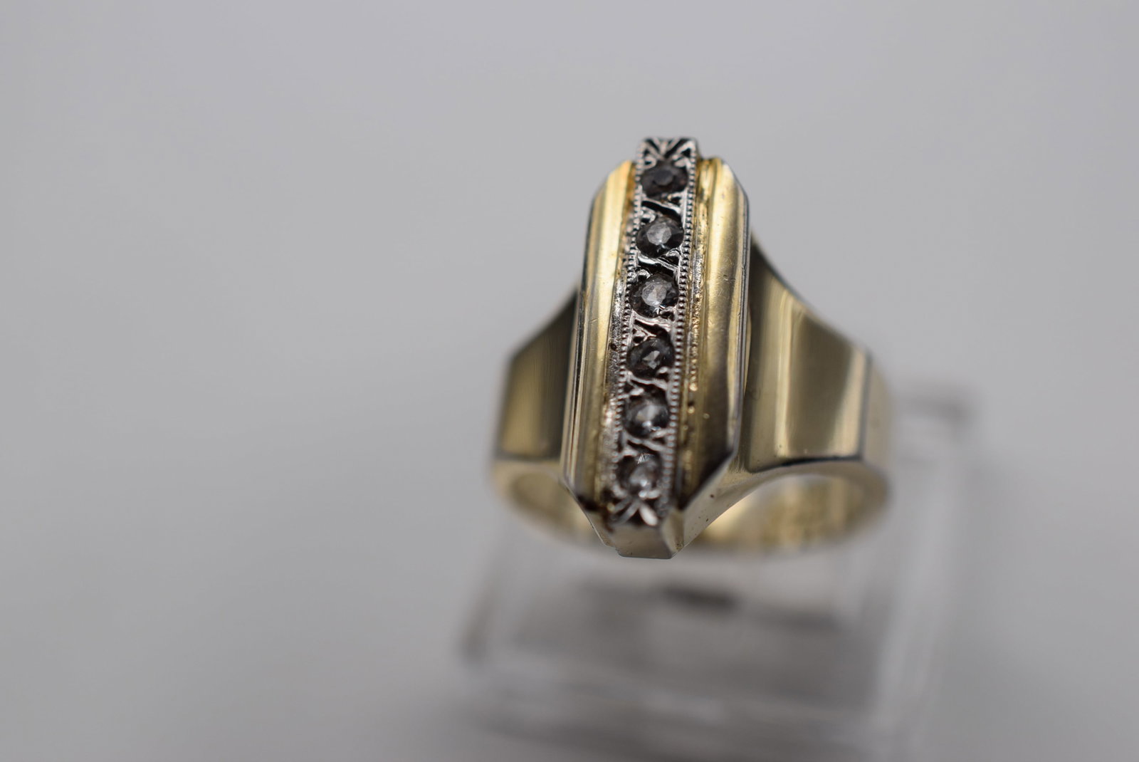 Ring Vintage 1970's Lot HK 827 (1 of 2)