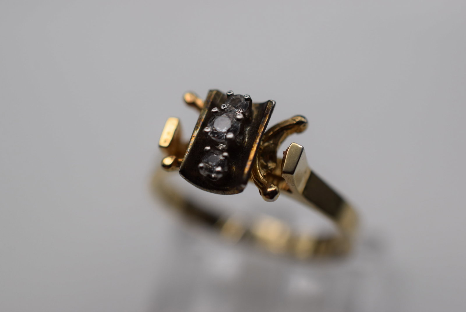 Ring Vintage 1970's Lot HK 833 (1 of 2)
