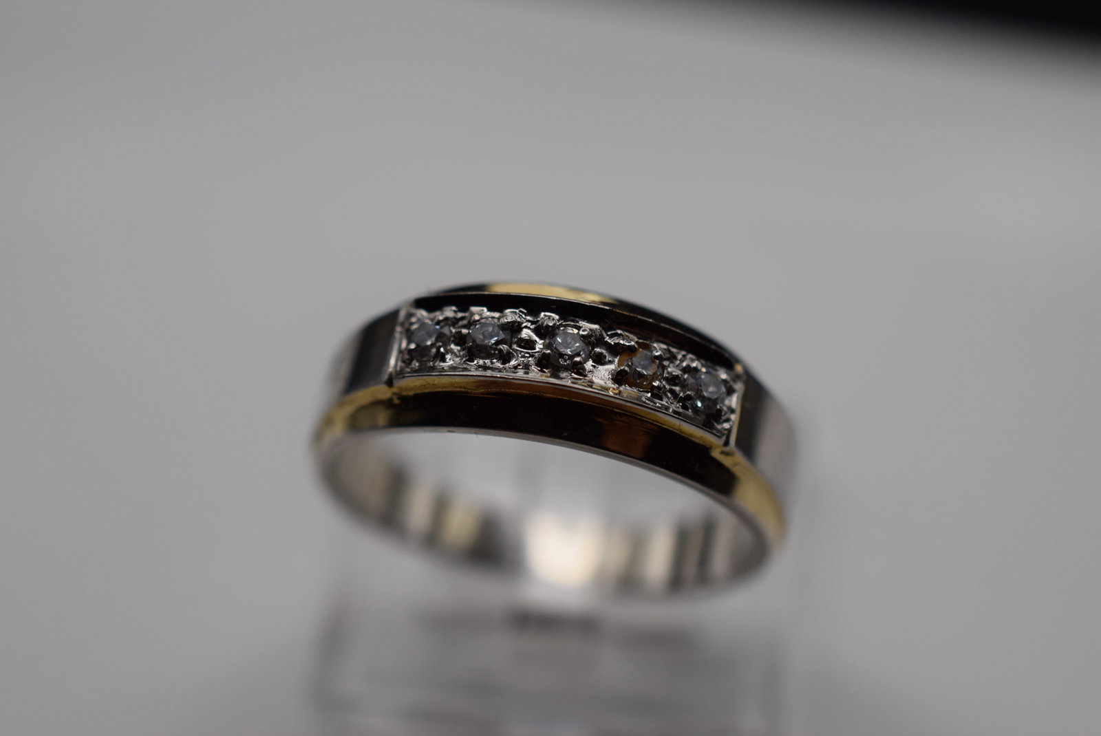 Ring Vintage 1970's Lot HK 849 (1 of 2)
