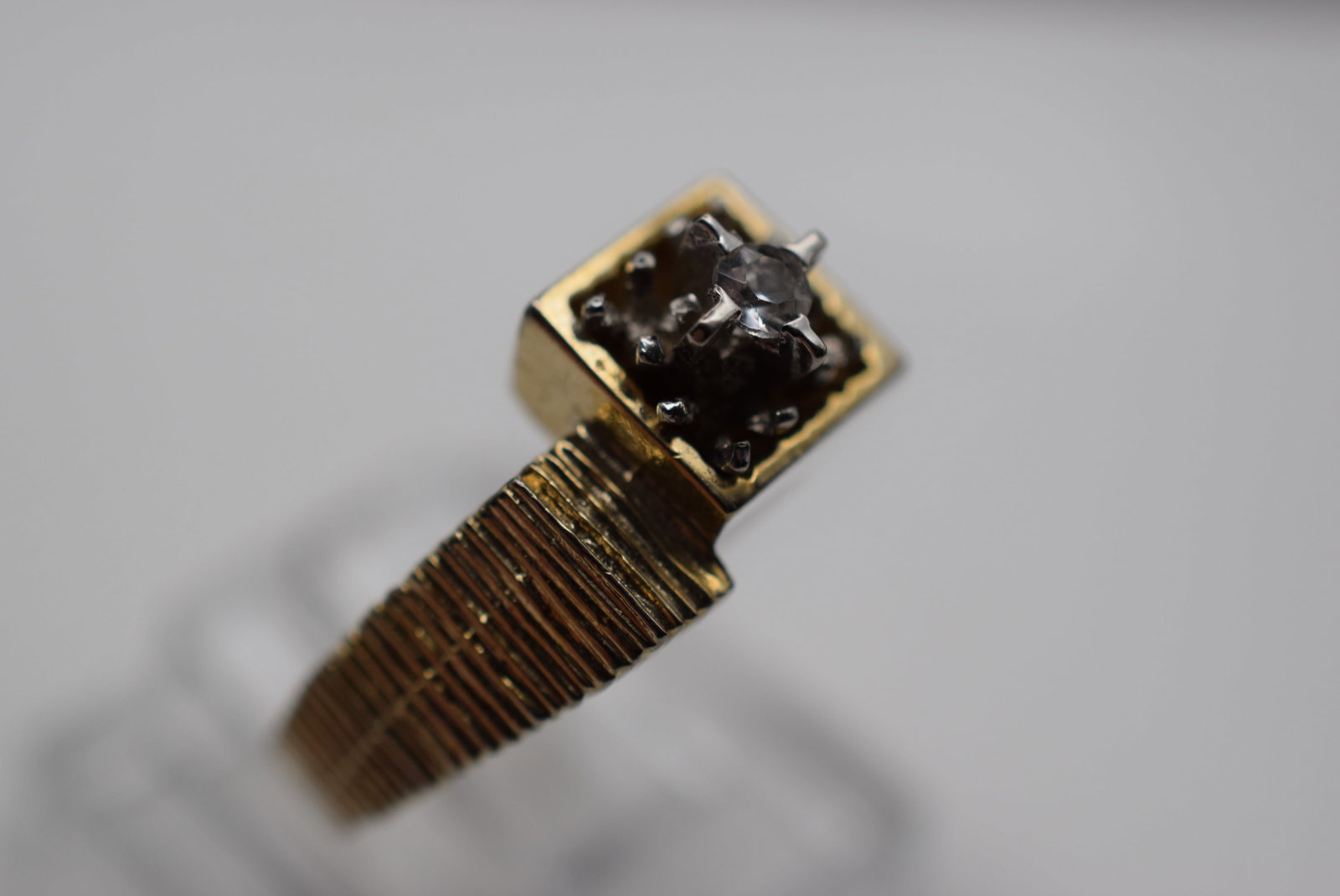 Ring Vintage 1970's Lot HK 851 (1 of 2)