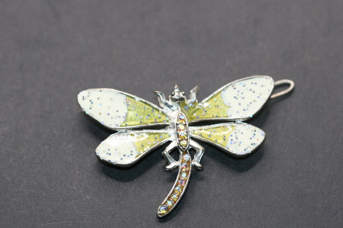 Butterfly Dragonfly Hair Pin Rhinestone Clip Vintage Lot 855: Butterfly Rhinestone Hair Pin Clip Vintage measures 1 3/4" x 1 1/4"