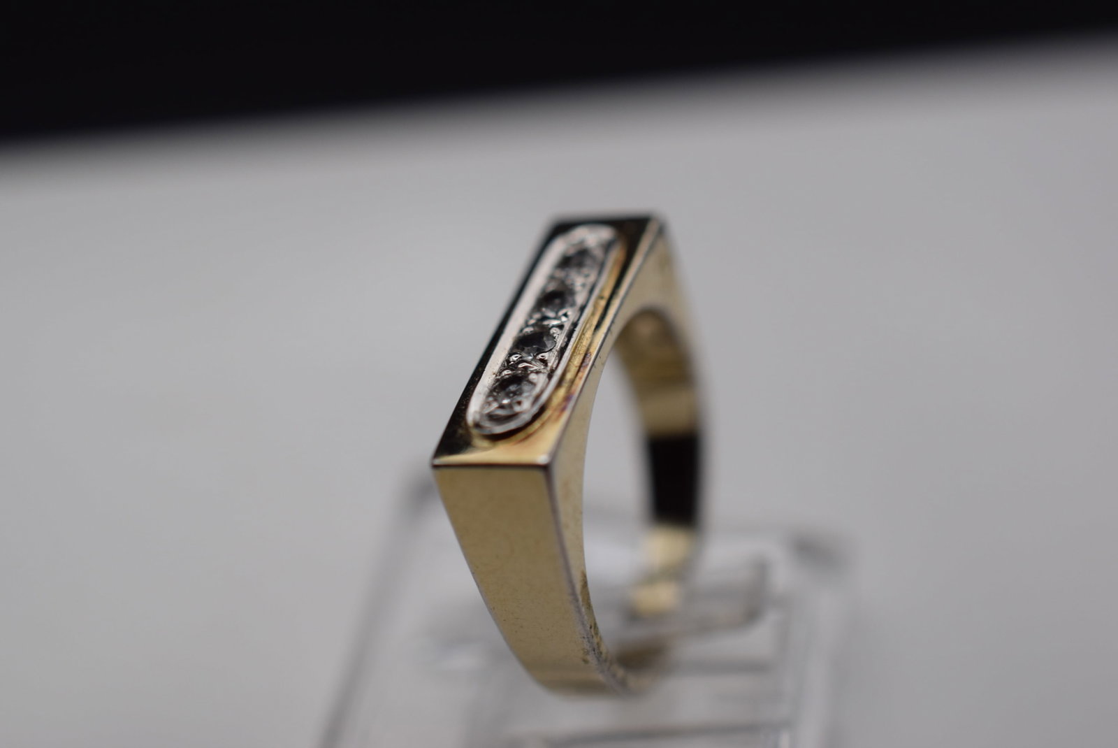 Ring Vintage 1970's Lot HK 860 (1 of 2)